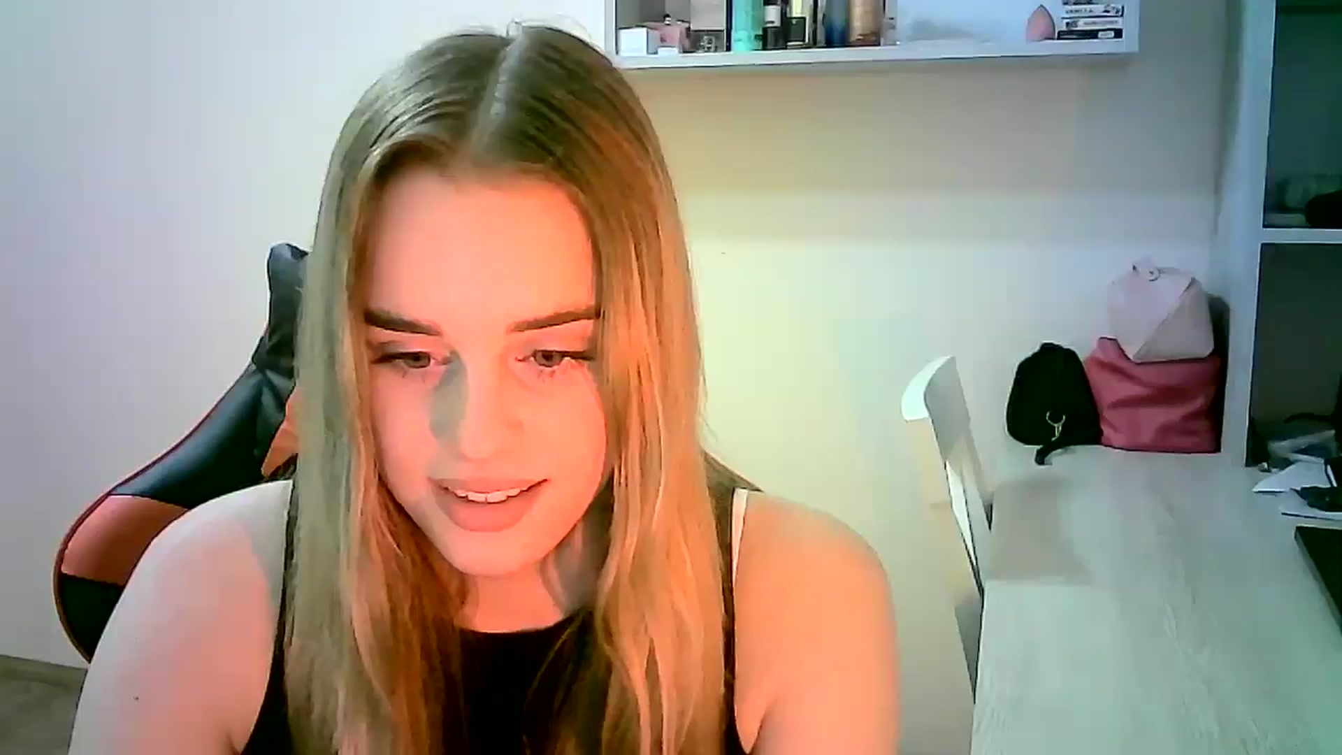 Gallery image thumbnail from JuliaWatson's myfreecams stream on, 12/11/2025, 20:57 image 7 of 20