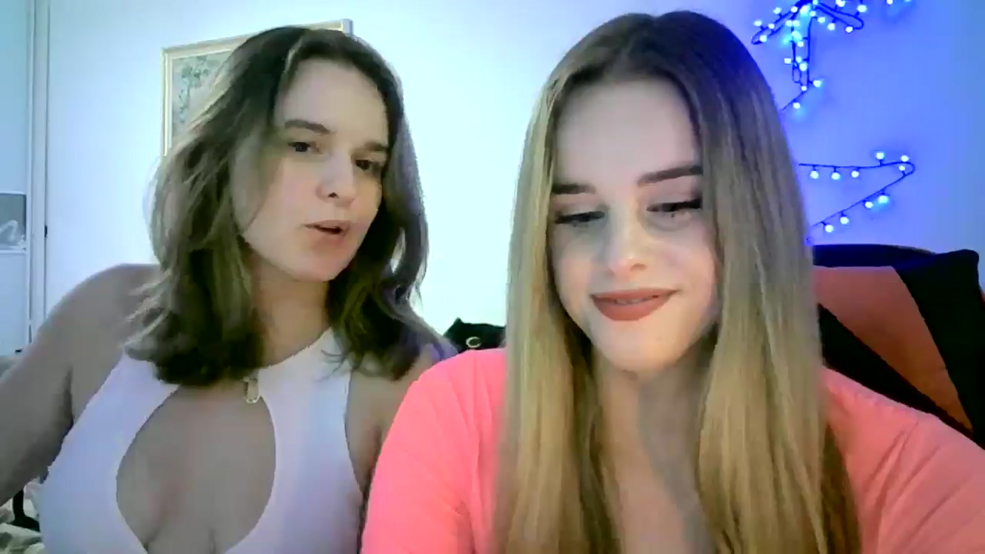 Gallery image thumbnail from JuliaWatson's myfreecams stream on, 12/13/2025, 24:24 image 19 of 20