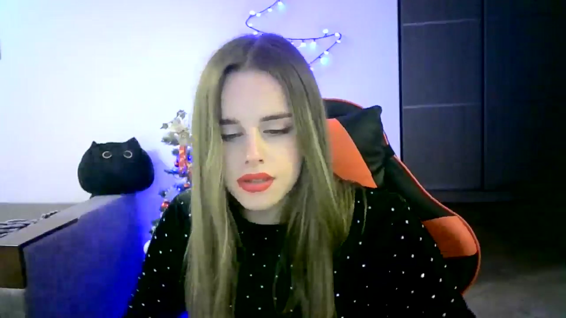 Gallery image thumbnail from JuliaWatson's myfreecams stream on, 12/15/2025, 24:45 image 11 of 20