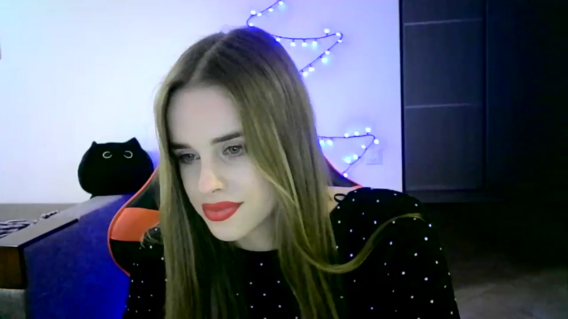 Gallery image thumbnail from JuliaWatson's myfreecams stream on, 12/15/2025, 24:45 image 4 of 20