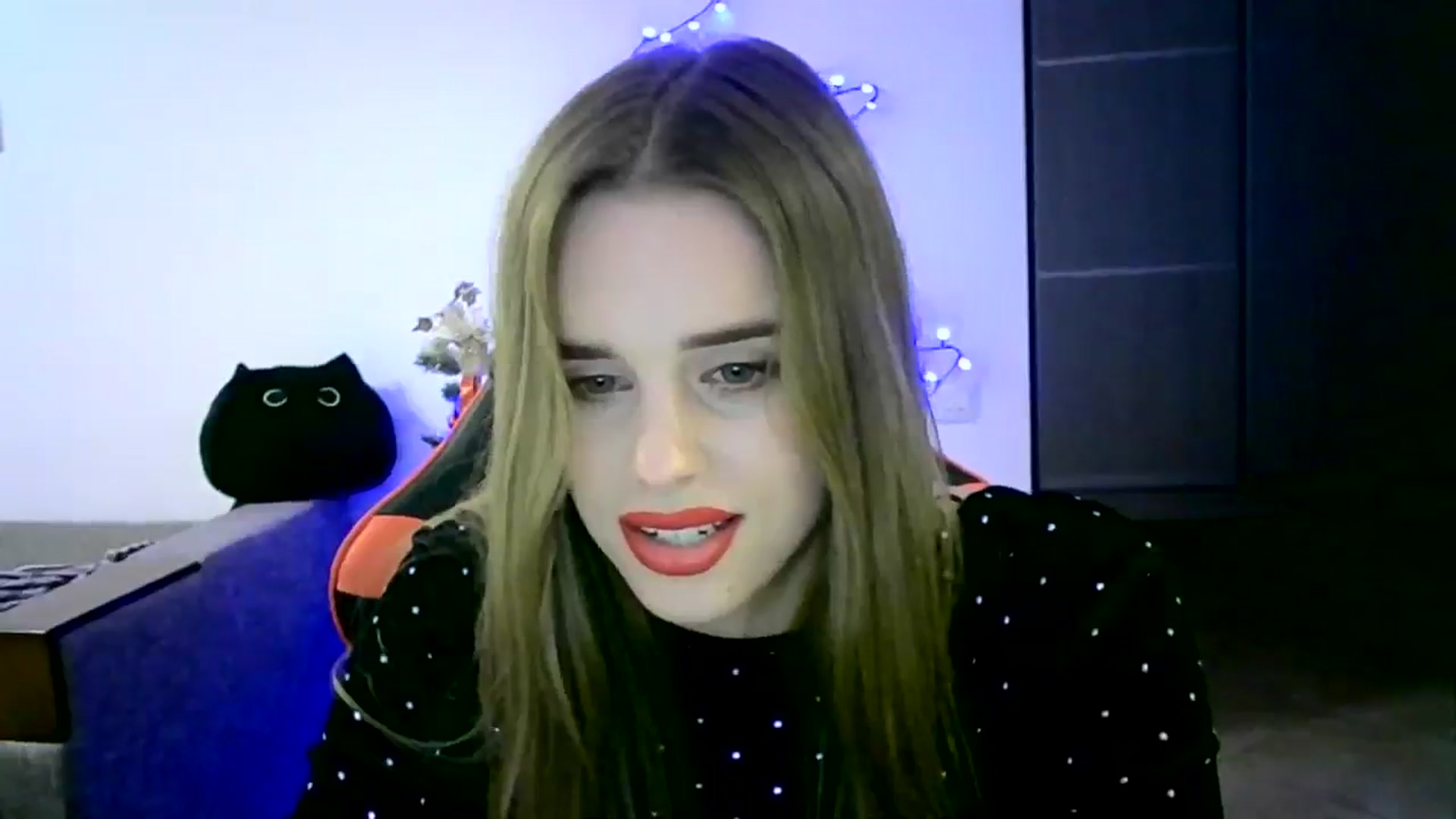 Gallery image thumbnail from JuliaWatson's myfreecams stream on, 12/15/2025, 24:45 image 2 of 20