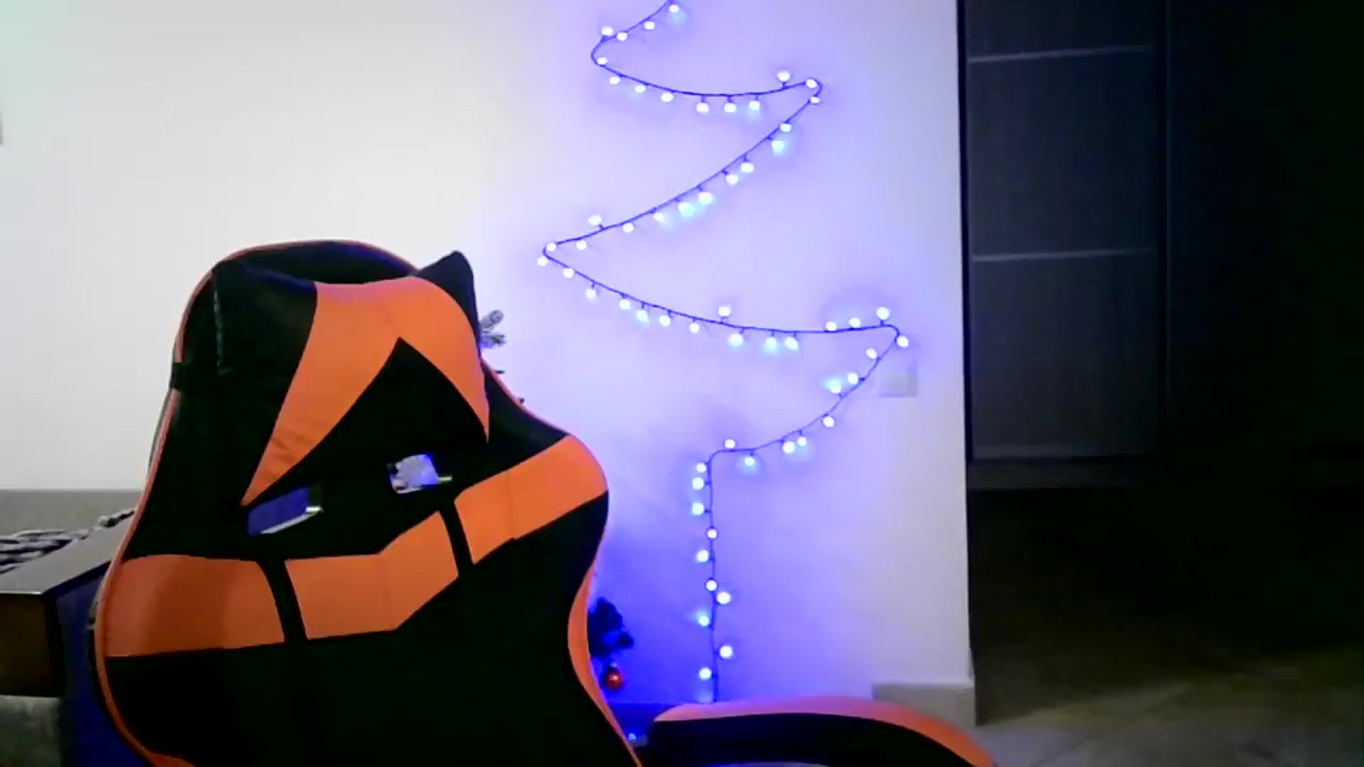 Gallery image thumbnail from JuliaWatson's myfreecams stream on, 12/15/2025, 24:45 image 12 of 20