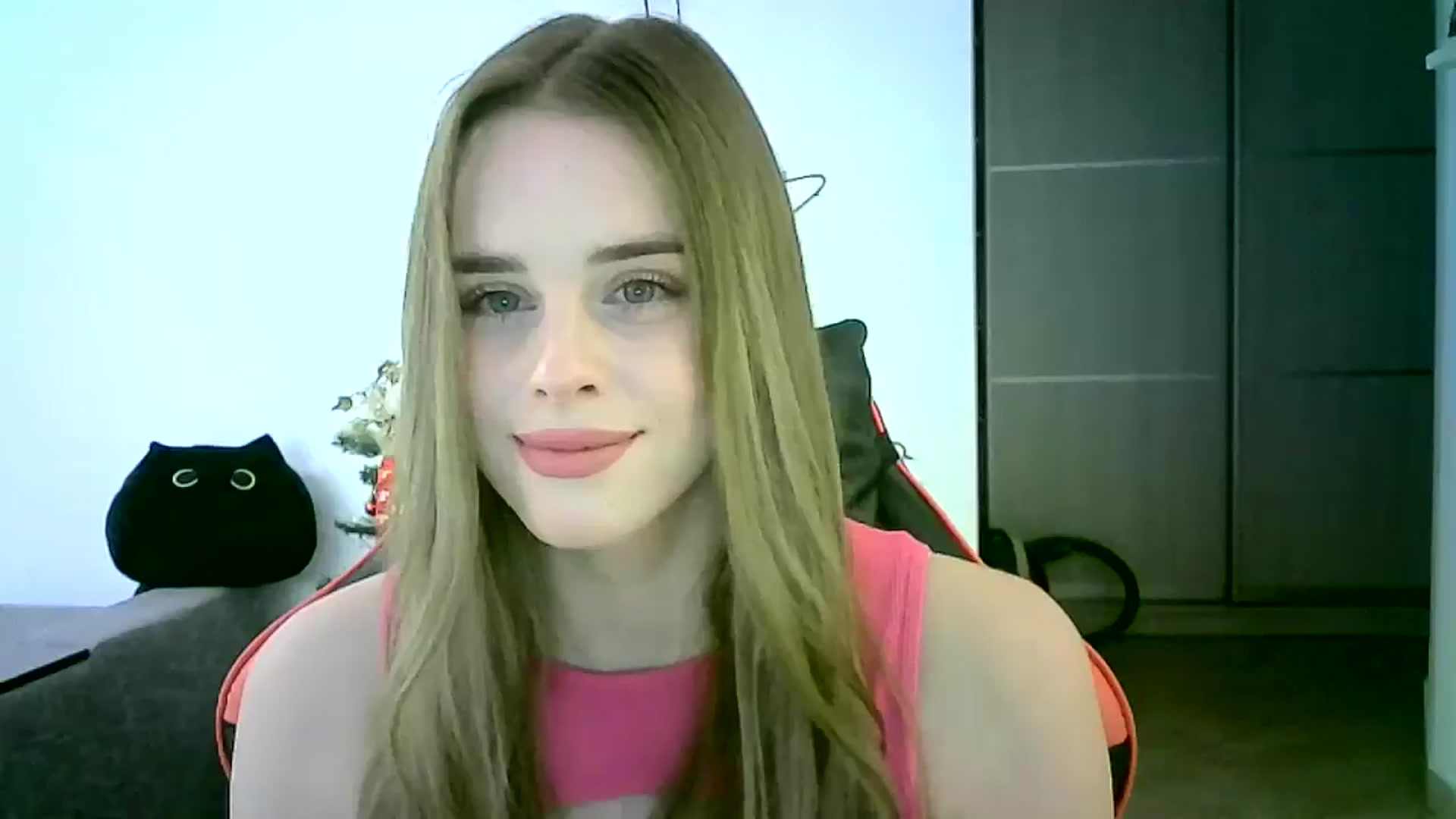 Gallery image thumbnail from JuliaWatson's myfreecams stream on, 12/16/2025, 12:08 image 20 of 20
