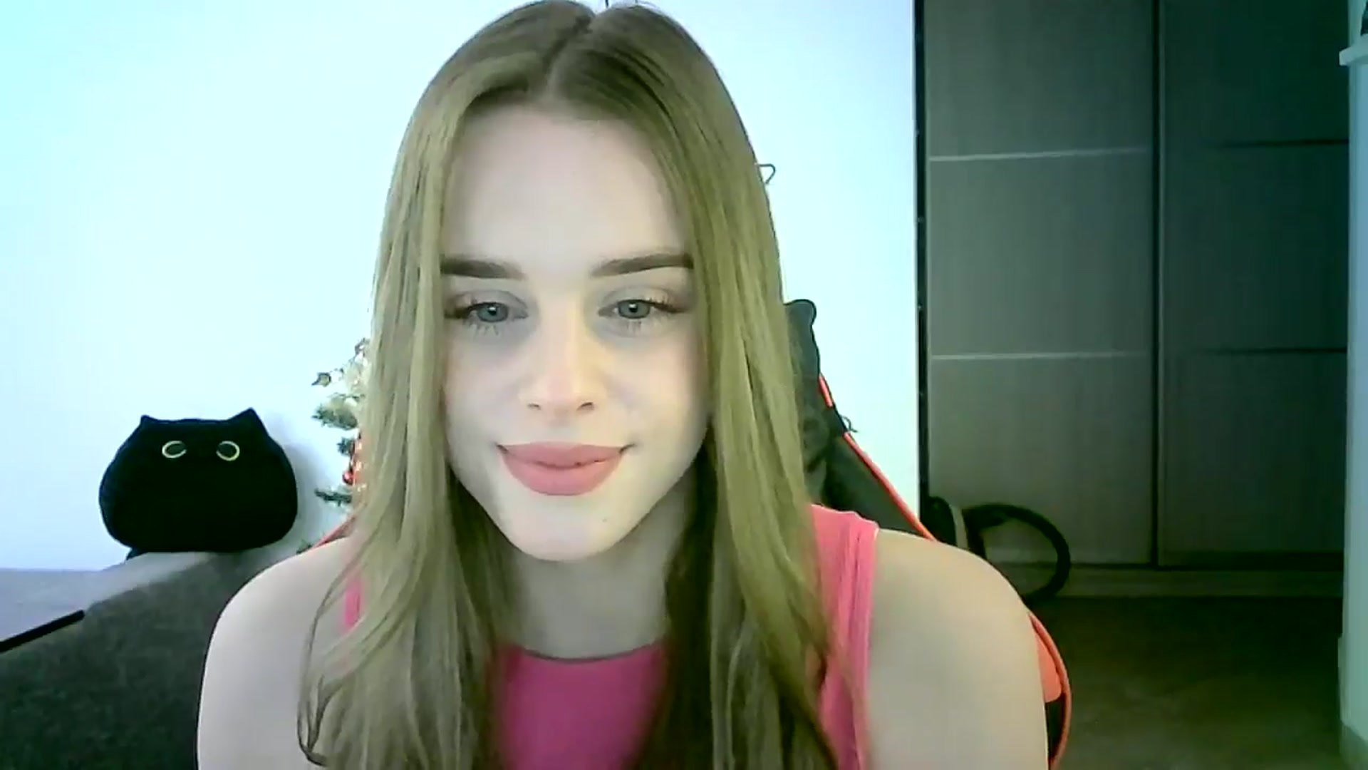 Gallery image thumbnail from JuliaWatson's myfreecams stream on, 12/16/2025, 12:08 image 19 of 20