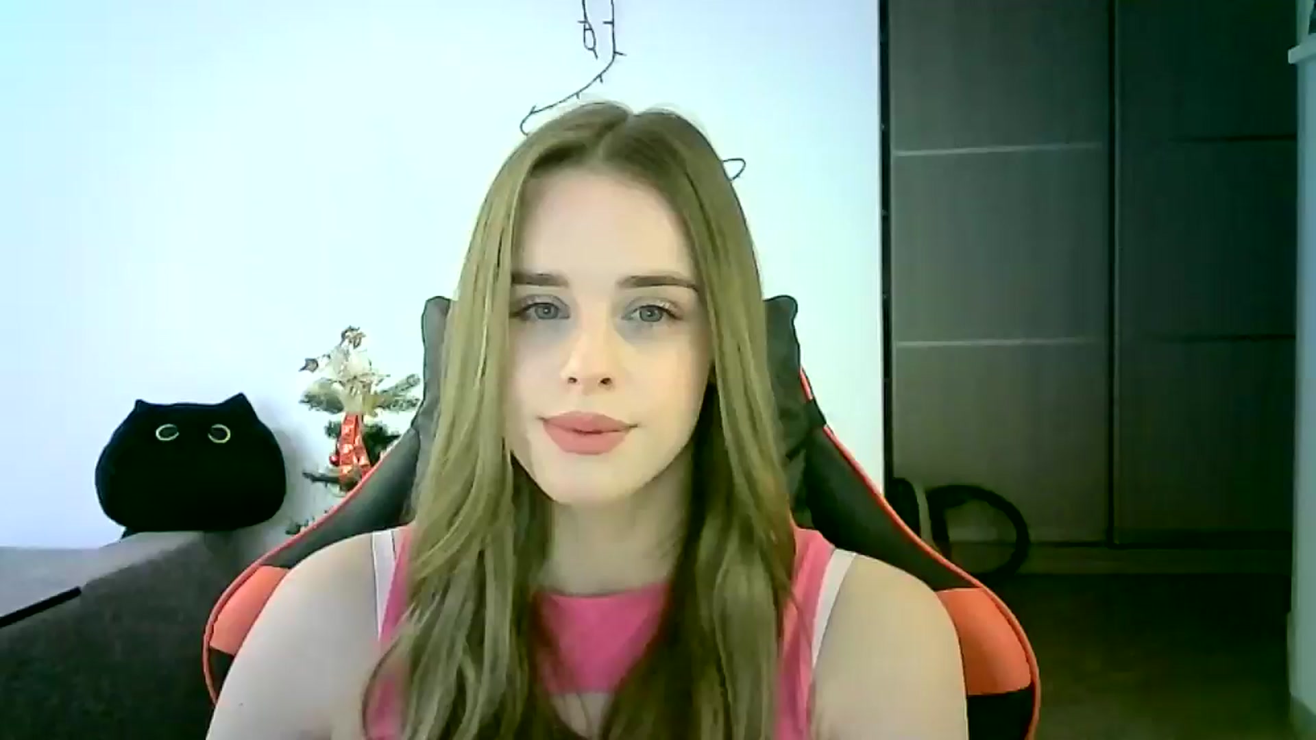Gallery image thumbnail from JuliaWatson's myfreecams stream on, 12/16/2025, 12:29 image 1 of 20