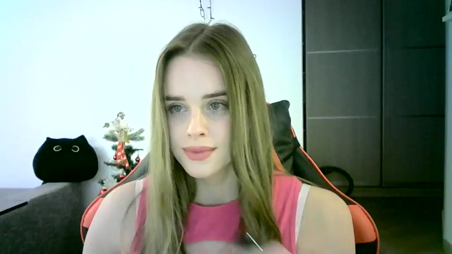 Gallery image thumbnail from JuliaWatson's myfreecams stream on, 12/16/2025, 12:43 image 20 of 20