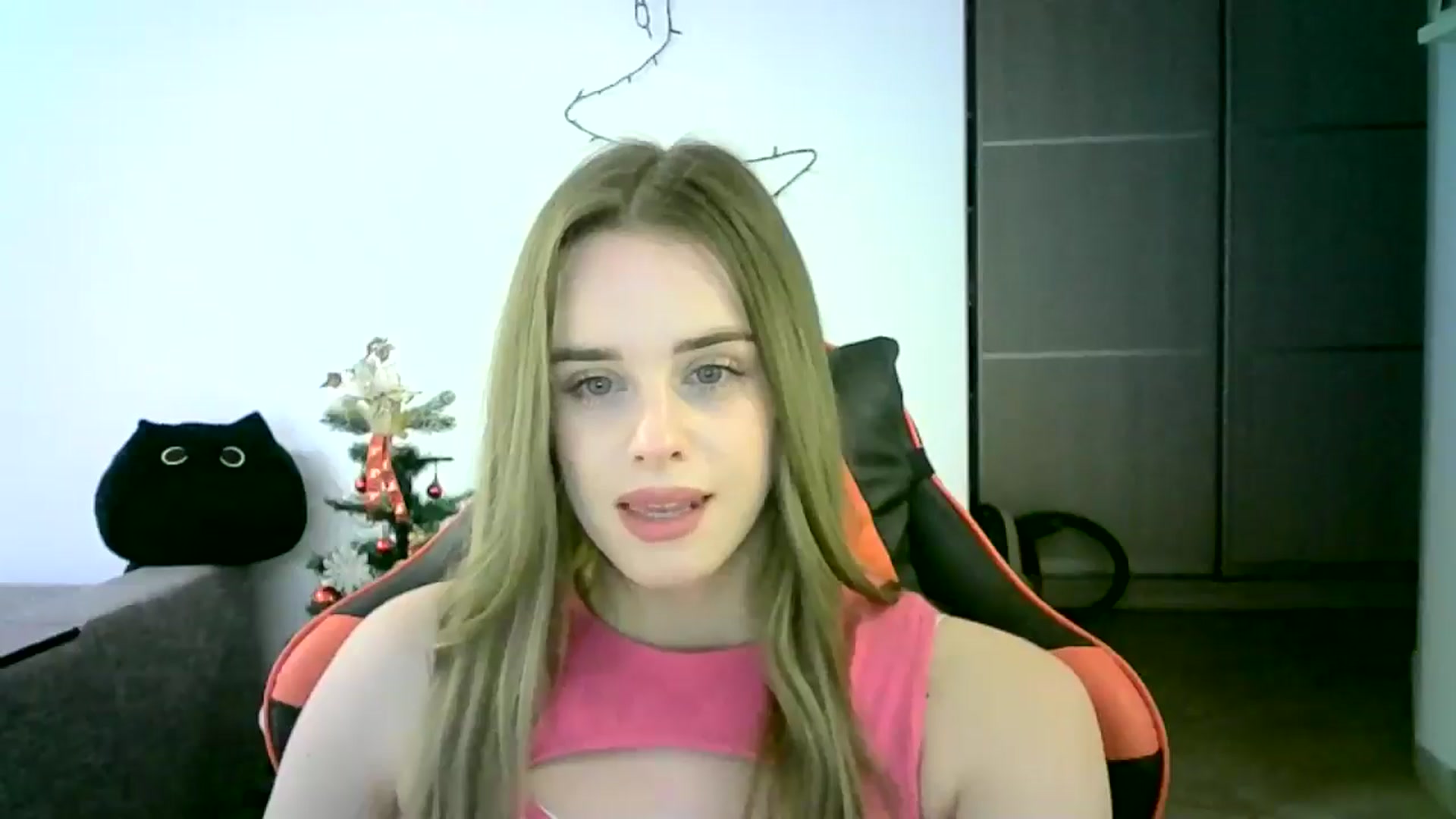Gallery image thumbnail from JuliaWatson's myfreecams stream on, 12/16/2025, 13:09 image 11 of 20