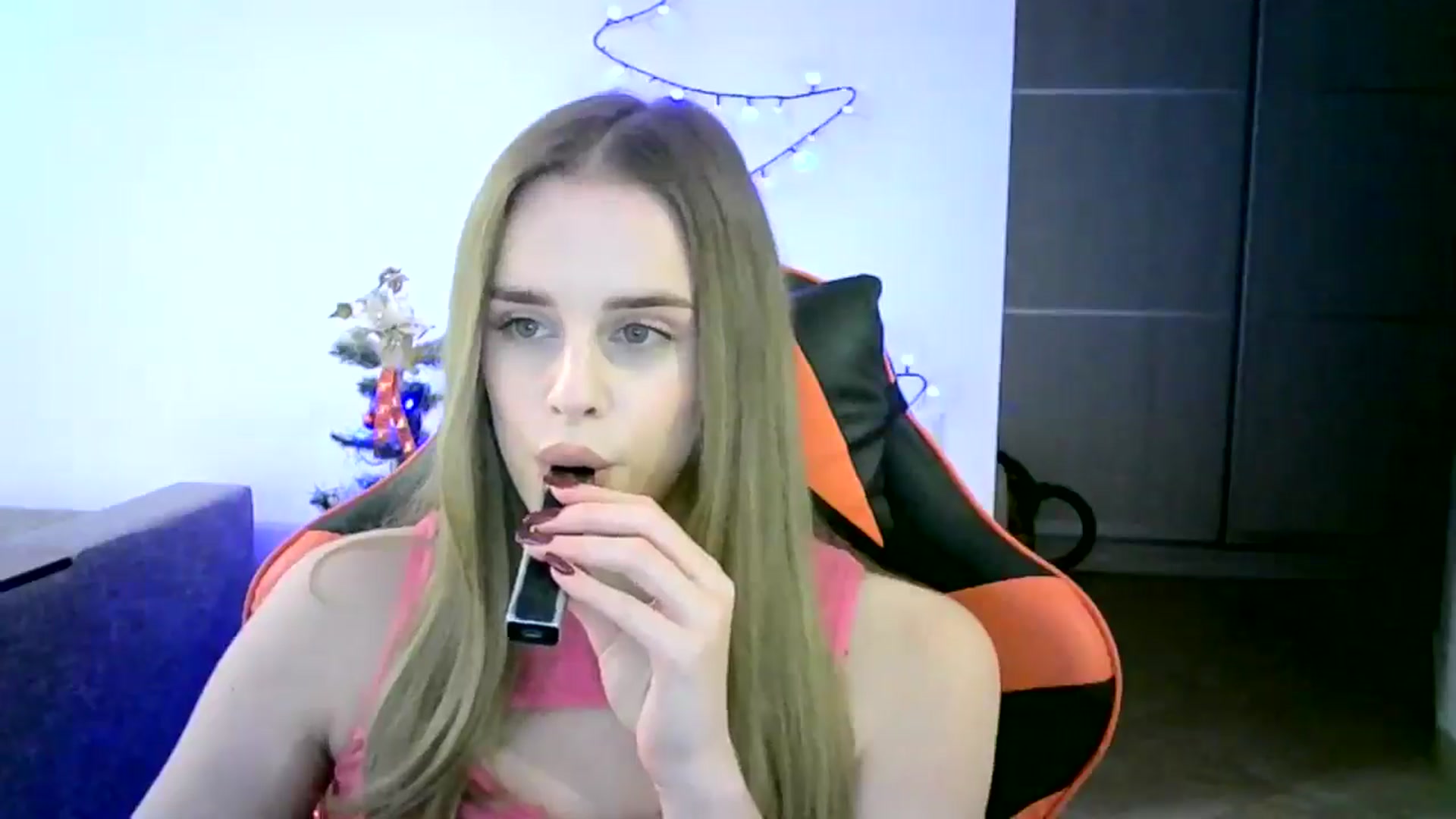 Gallery image thumbnail from JuliaWatson's myfreecams stream on, 12/17/2025, 15:18 image 20 of 20