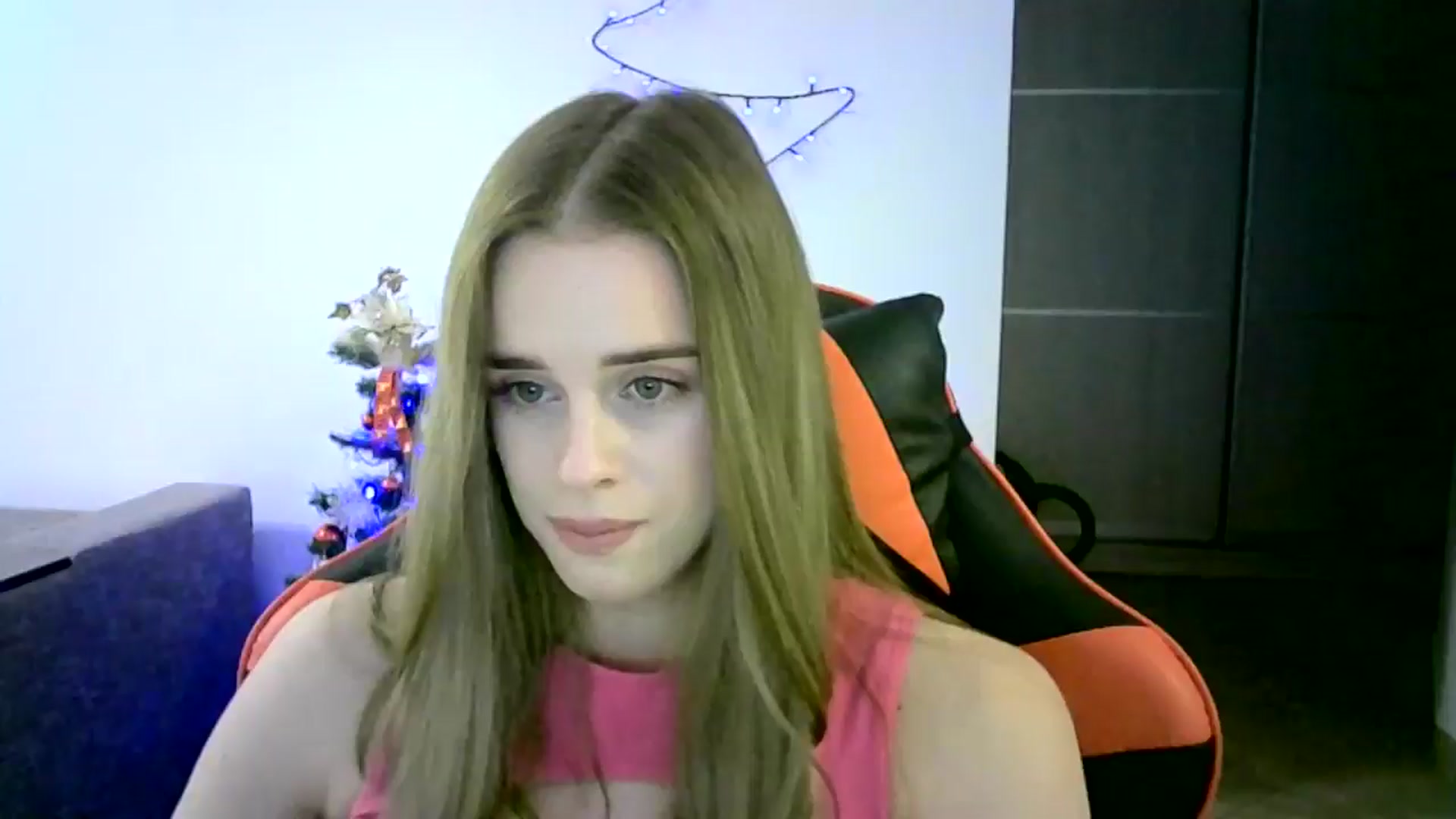 Gallery image thumbnail from JuliaWatson's myfreecams stream on, 12/17/2025, 15:18 image 12 of 20
