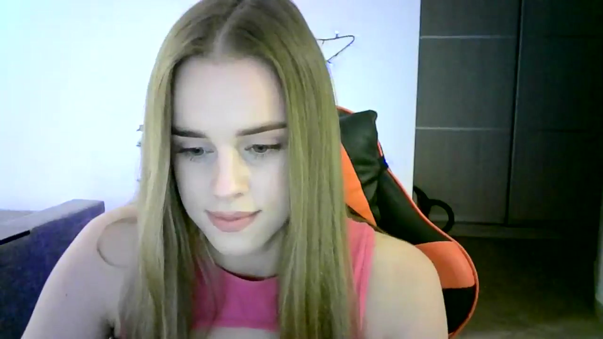 Gallery image thumbnail from JuliaWatson's myfreecams stream on, 12/17/2025, 15:18 image 18 of 20