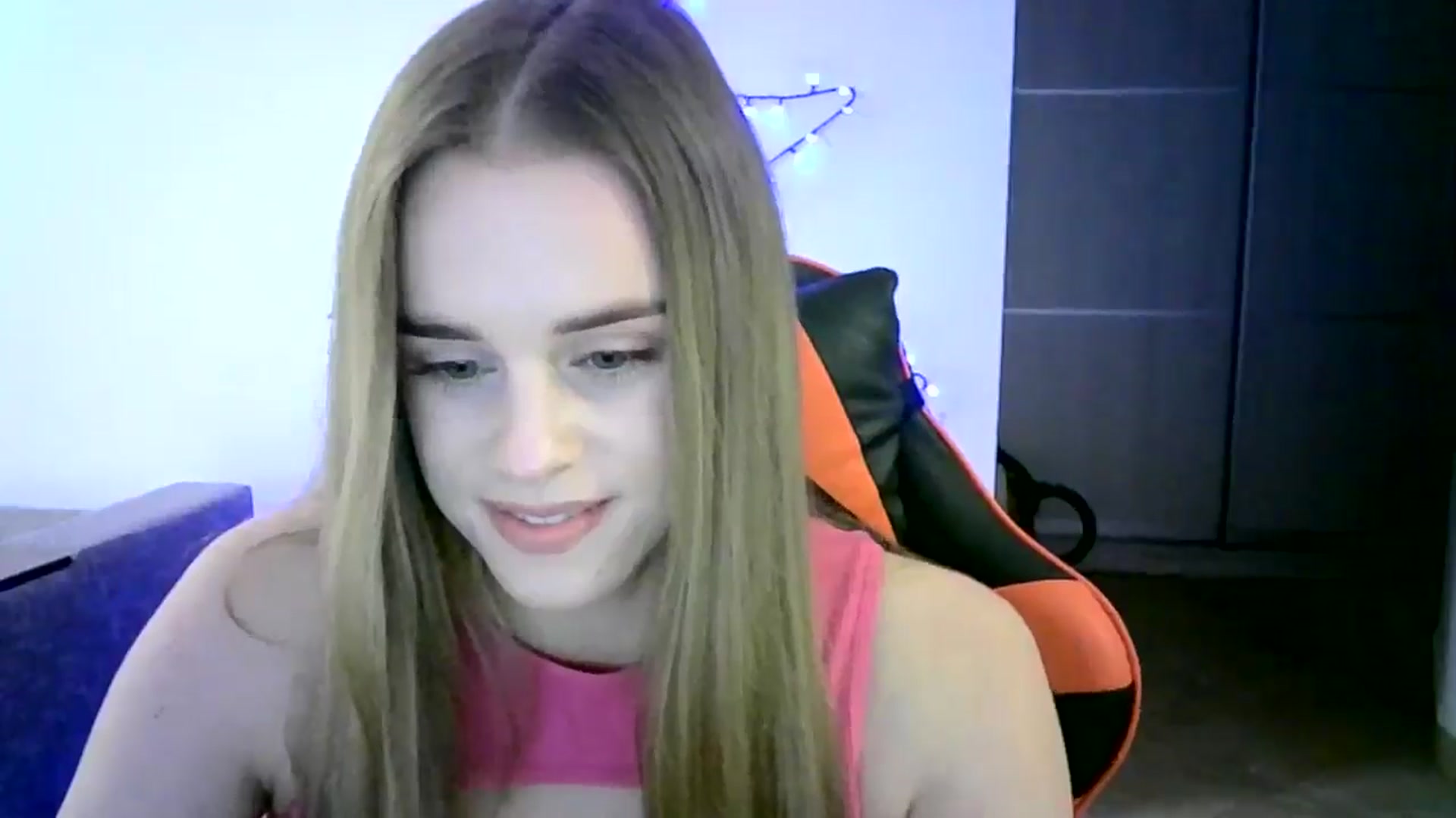 Gallery image thumbnail from JuliaWatson's myfreecams stream on, 12/17/2025, 15:18 image 19 of 20