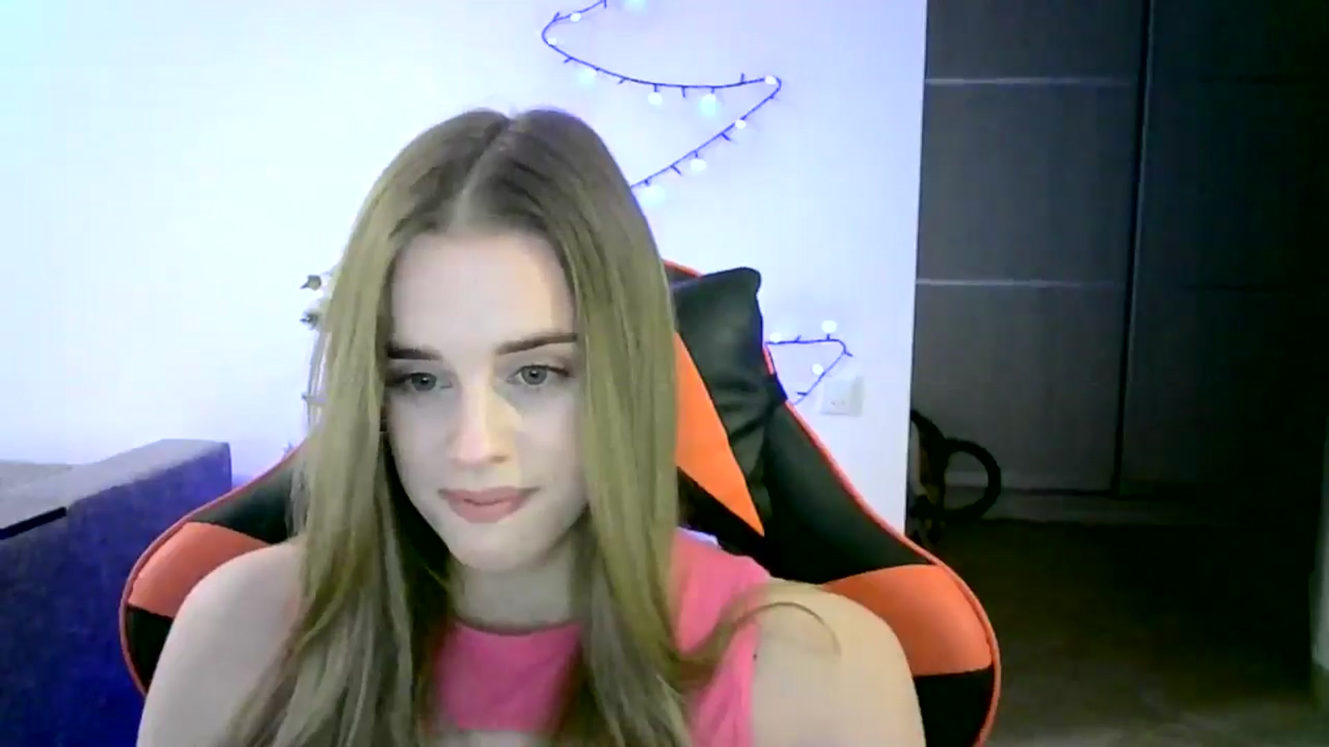 Gallery image thumbnail from JuliaWatson's myfreecams stream on, 12/17/2025, 15:56 image 20 of 20