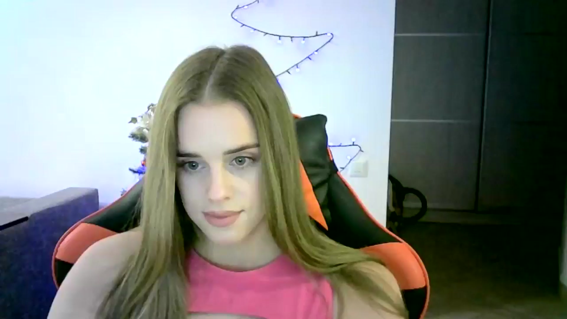 Gallery image thumbnail from JuliaWatson's myfreecams stream on, 12/17/2025, 15:56 image 9 of 20