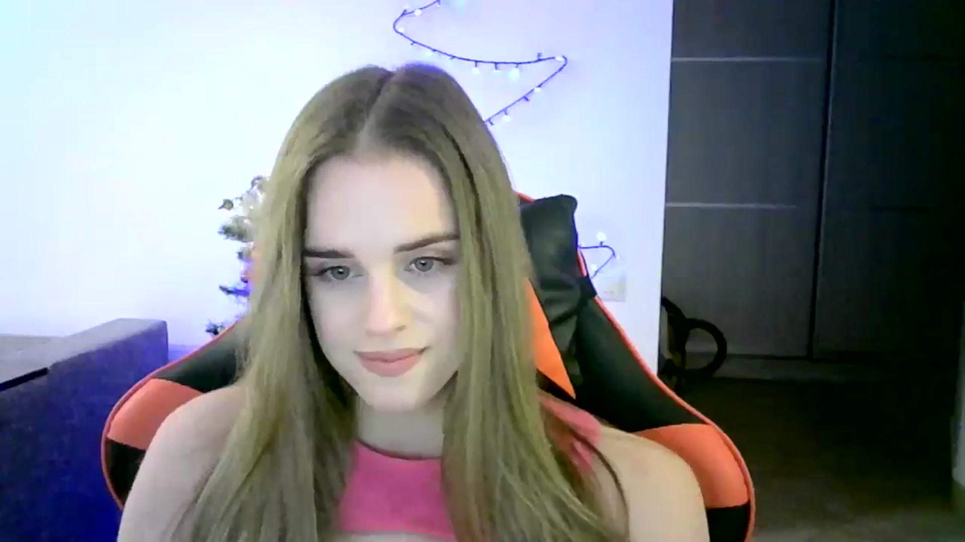 Gallery image thumbnail from JuliaWatson's myfreecams stream on, 12/17/2025, 15:56 image 3 of 20