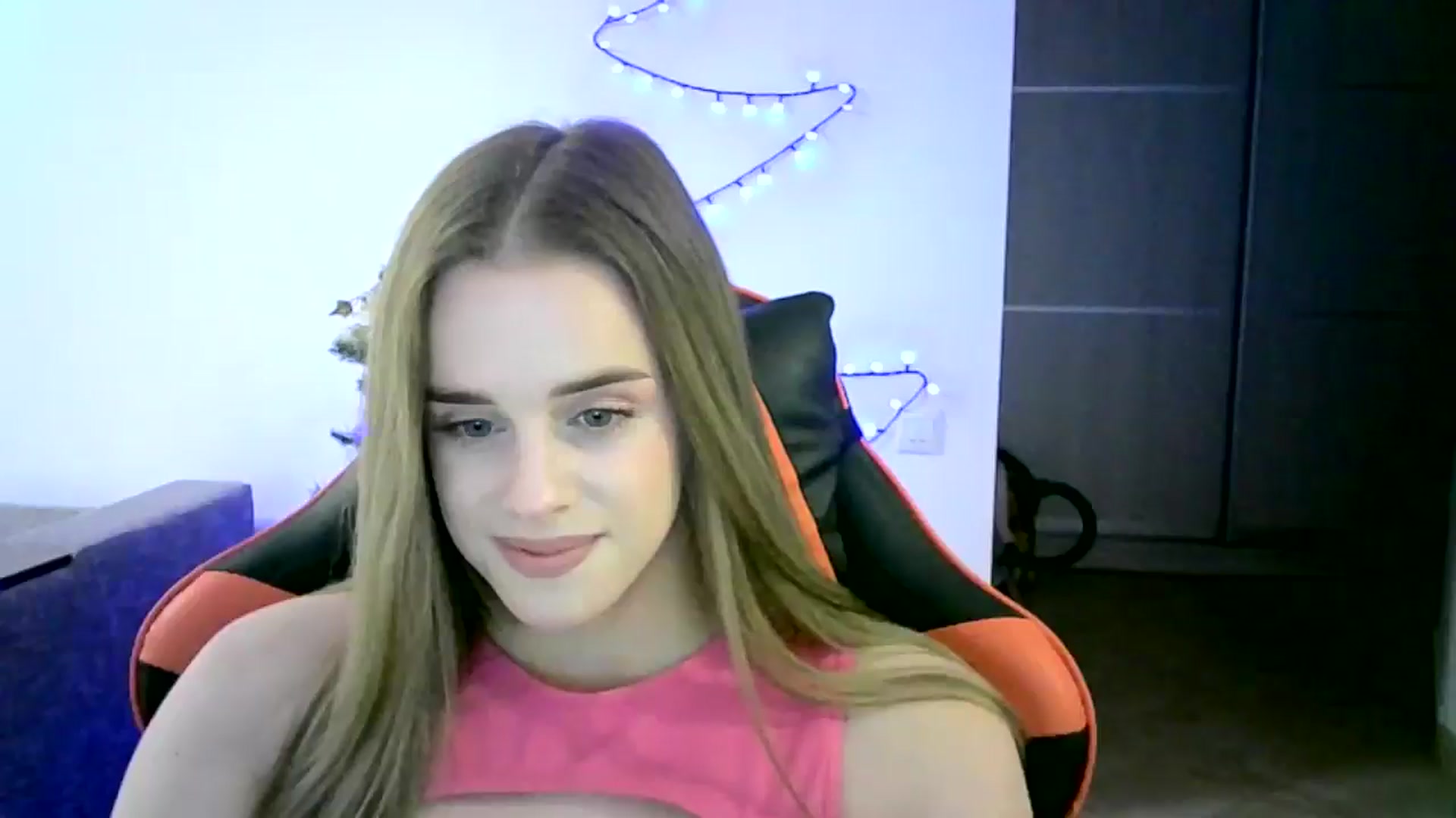 Gallery image thumbnail from JuliaWatson's myfreecams stream on, 12/17/2025, 15:56 image 13 of 20