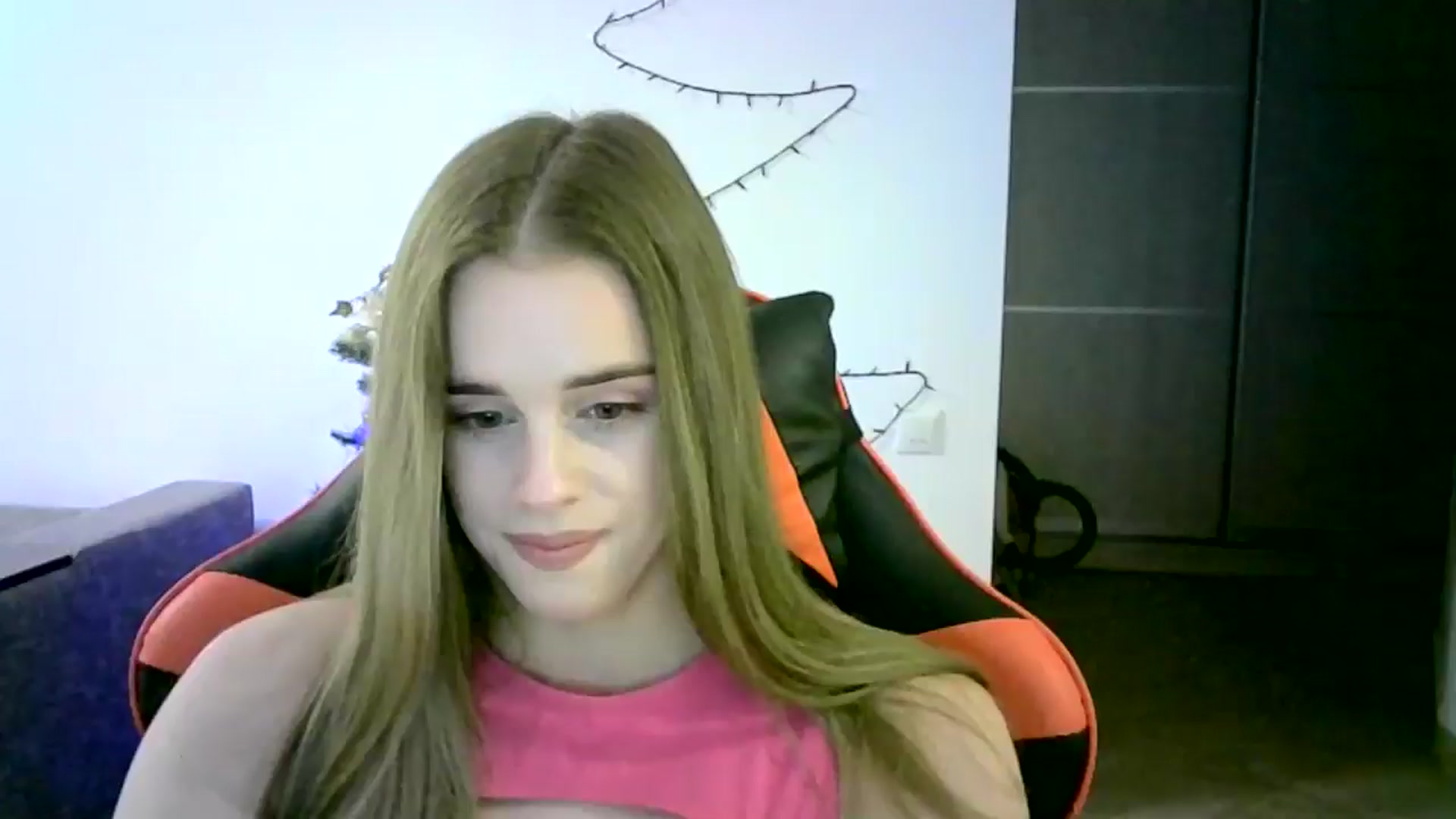 Gallery image thumbnail from JuliaWatson's myfreecams stream on, 12/17/2025, 15:56 image 10 of 20