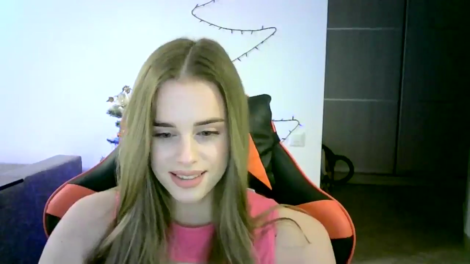 Gallery image thumbnail from JuliaWatson's myfreecams stream on, 12/17/2025, 15:56 image 18 of 20