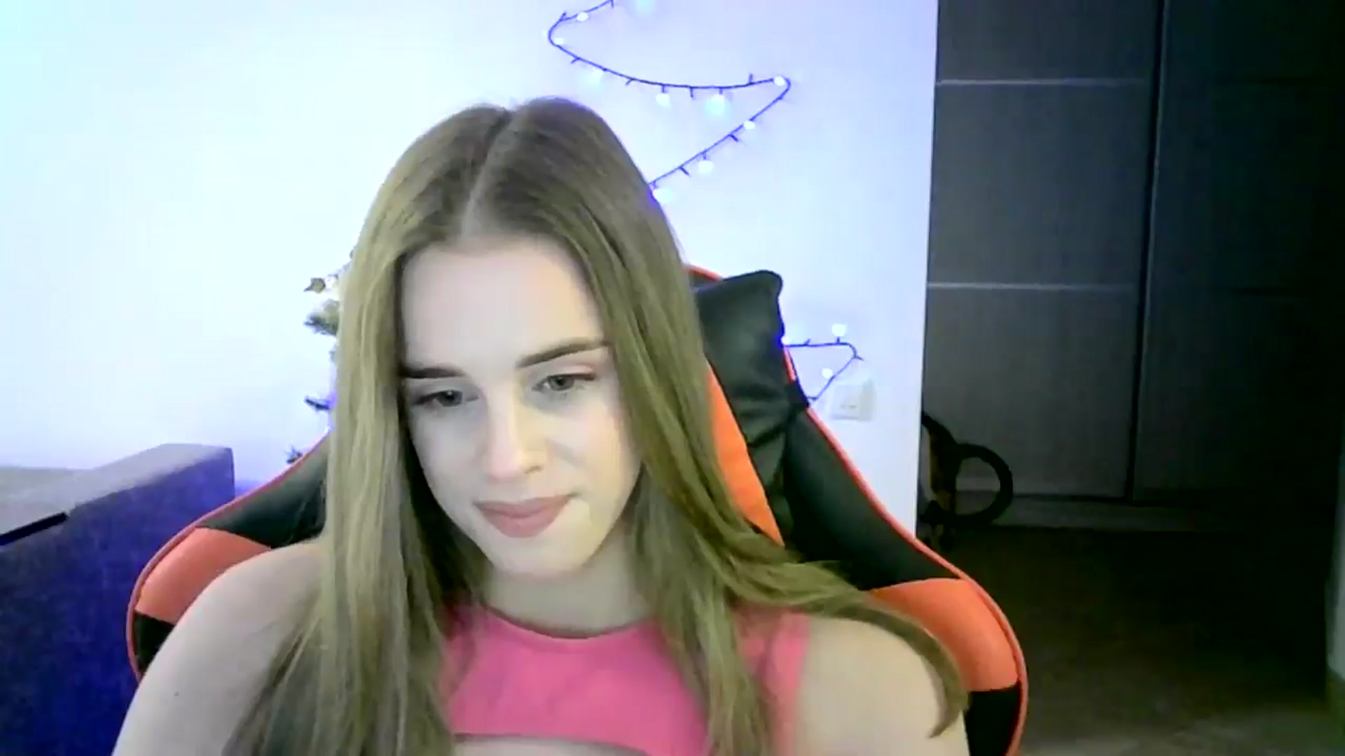 Gallery image thumbnail from JuliaWatson's myfreecams stream on, 12/17/2025, 15:56 image 7 of 20
