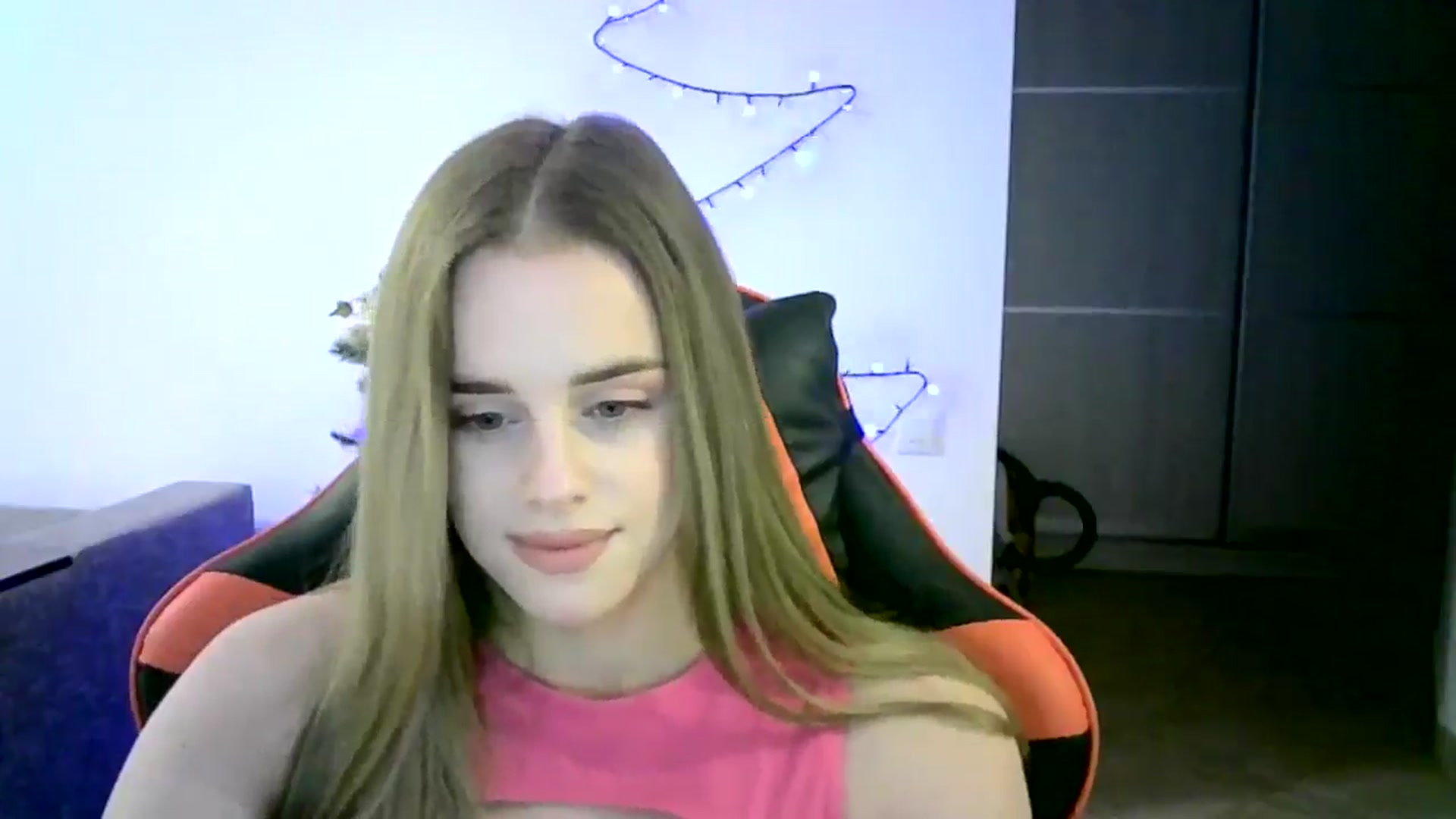 Gallery image thumbnail from JuliaWatson's myfreecams stream on, 12/17/2025, 15:56 image 11 of 20