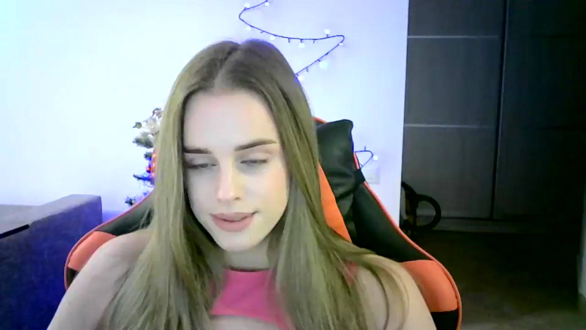 Gallery image thumbnail from JuliaWatson's myfreecams stream on, 12/17/2025, 15:56 image 1 of 20