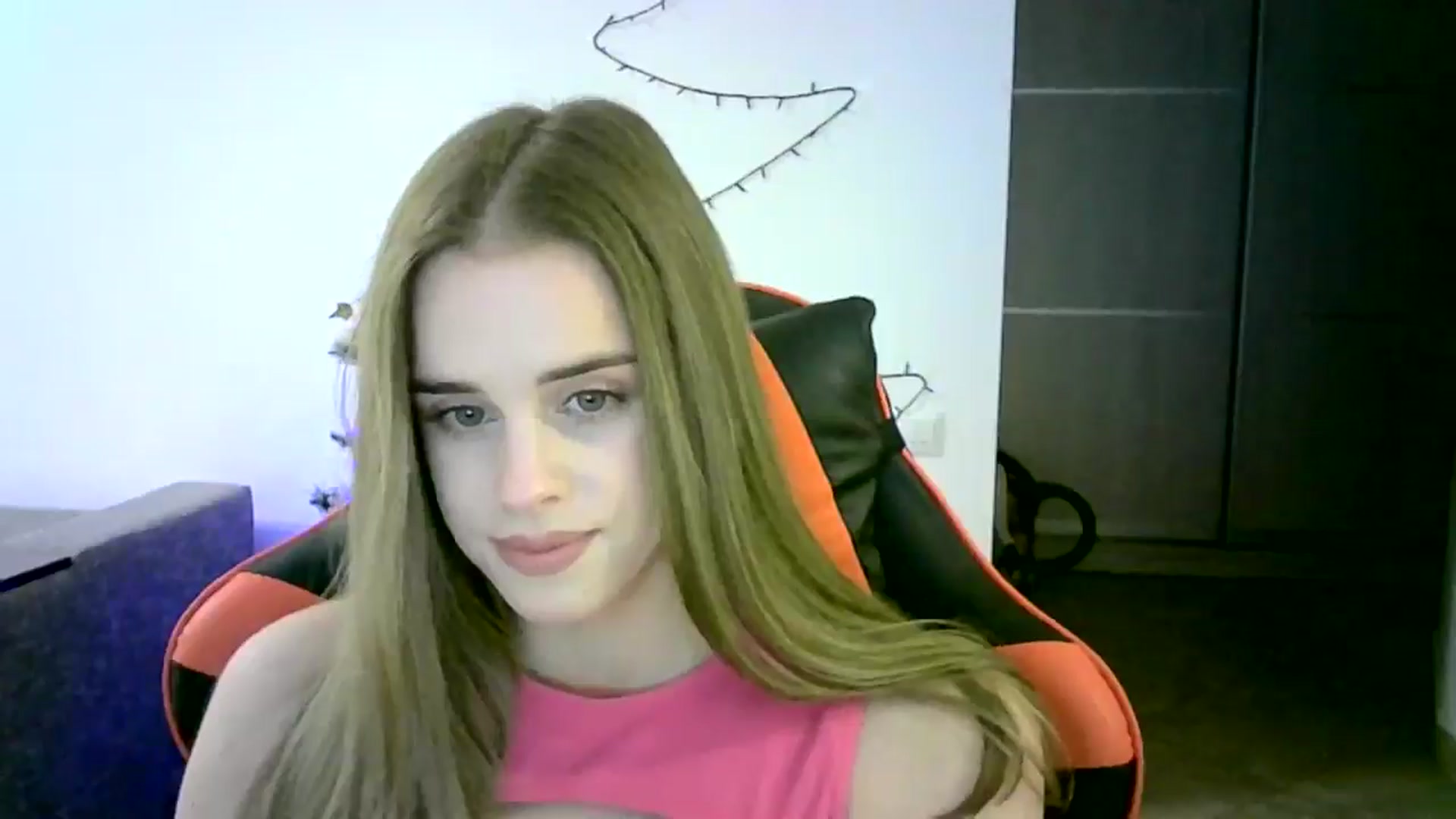 Gallery image thumbnail from JuliaWatson's myfreecams stream on, 12/17/2025, 15:56 image 5 of 20