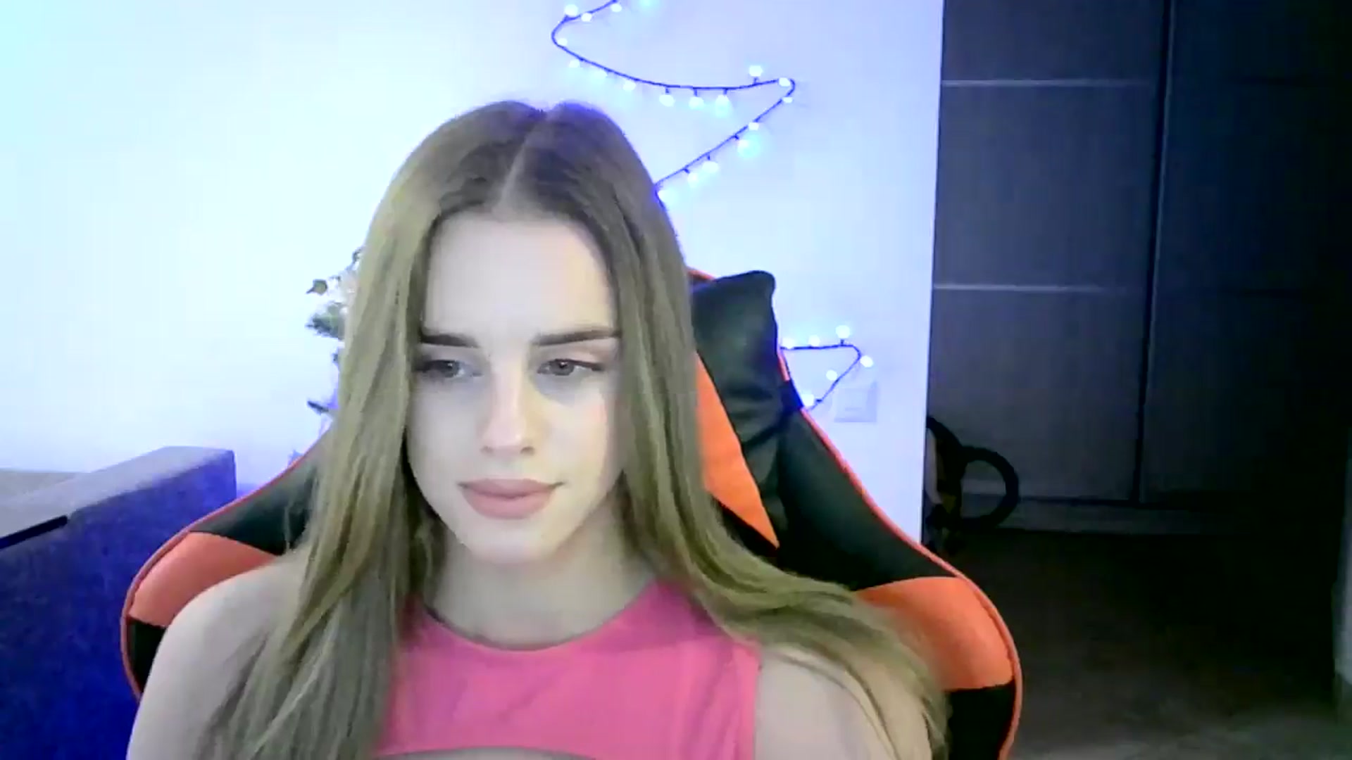 Gallery image thumbnail from JuliaWatson's myfreecams stream on, 12/17/2025, 15:56 image 8 of 20