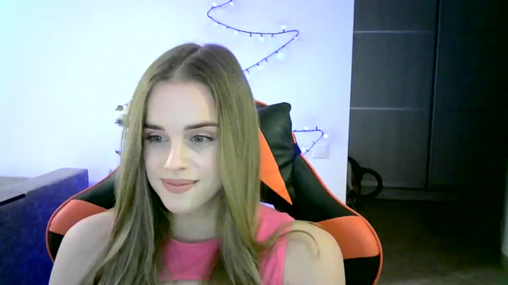 Gallery image thumbnail from JuliaWatson's myfreecams stream on, 12/17/2025, 15:56 image 19 of 20