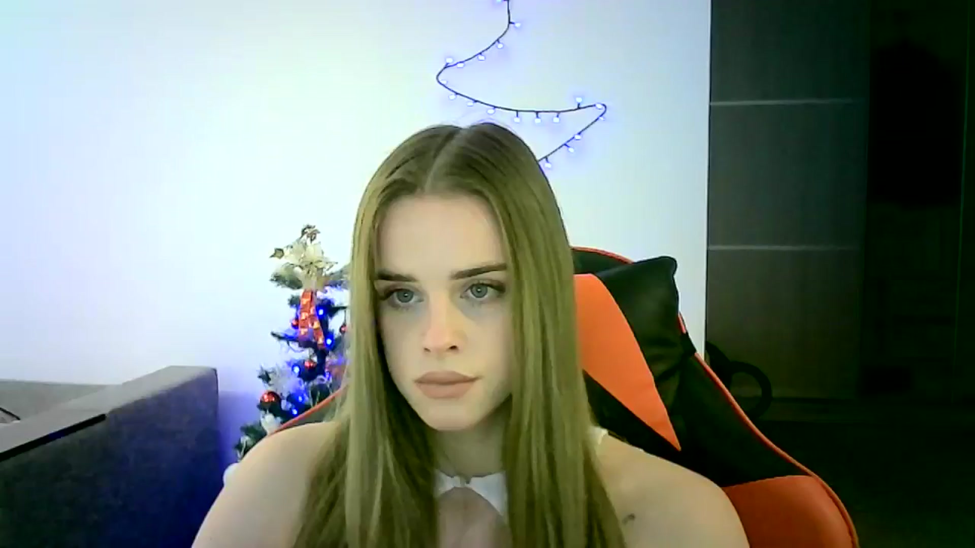 Gallery image thumbnail from JuliaWatson's myfreecams stream on, 12/18/2025, 13:22 image 3 of 20