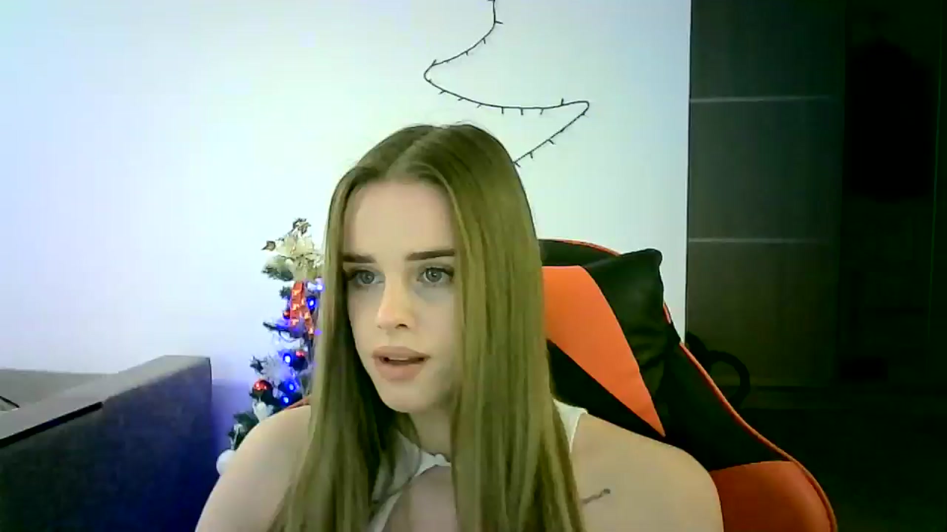 Gallery image thumbnail from JuliaWatson's myfreecams stream on, 12/18/2025, 13:22 image 13 of 20
