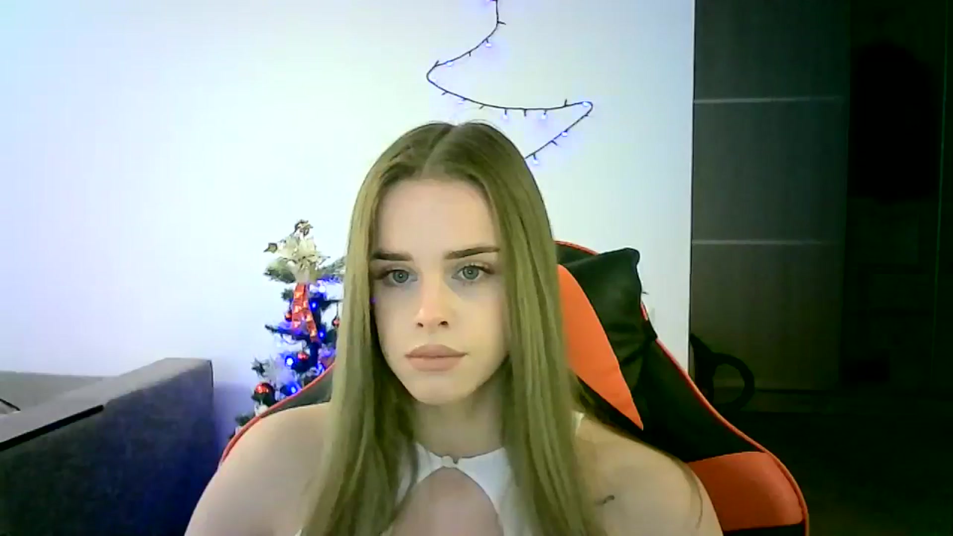 Gallery image thumbnail from JuliaWatson's myfreecams stream on, 12/18/2025, 13:22 image 2 of 20