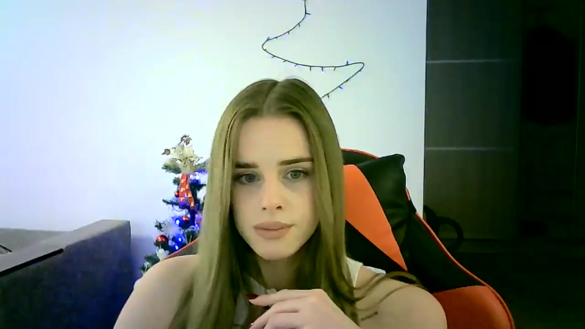 Gallery image thumbnail from JuliaWatson's myfreecams stream on, 12/18/2025, 13:22 image 18 of 20