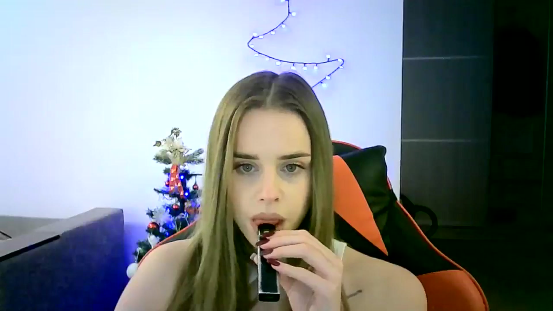 Gallery image thumbnail from JuliaWatson's myfreecams stream on, 12/18/2025, 13:22 image 5 of 20