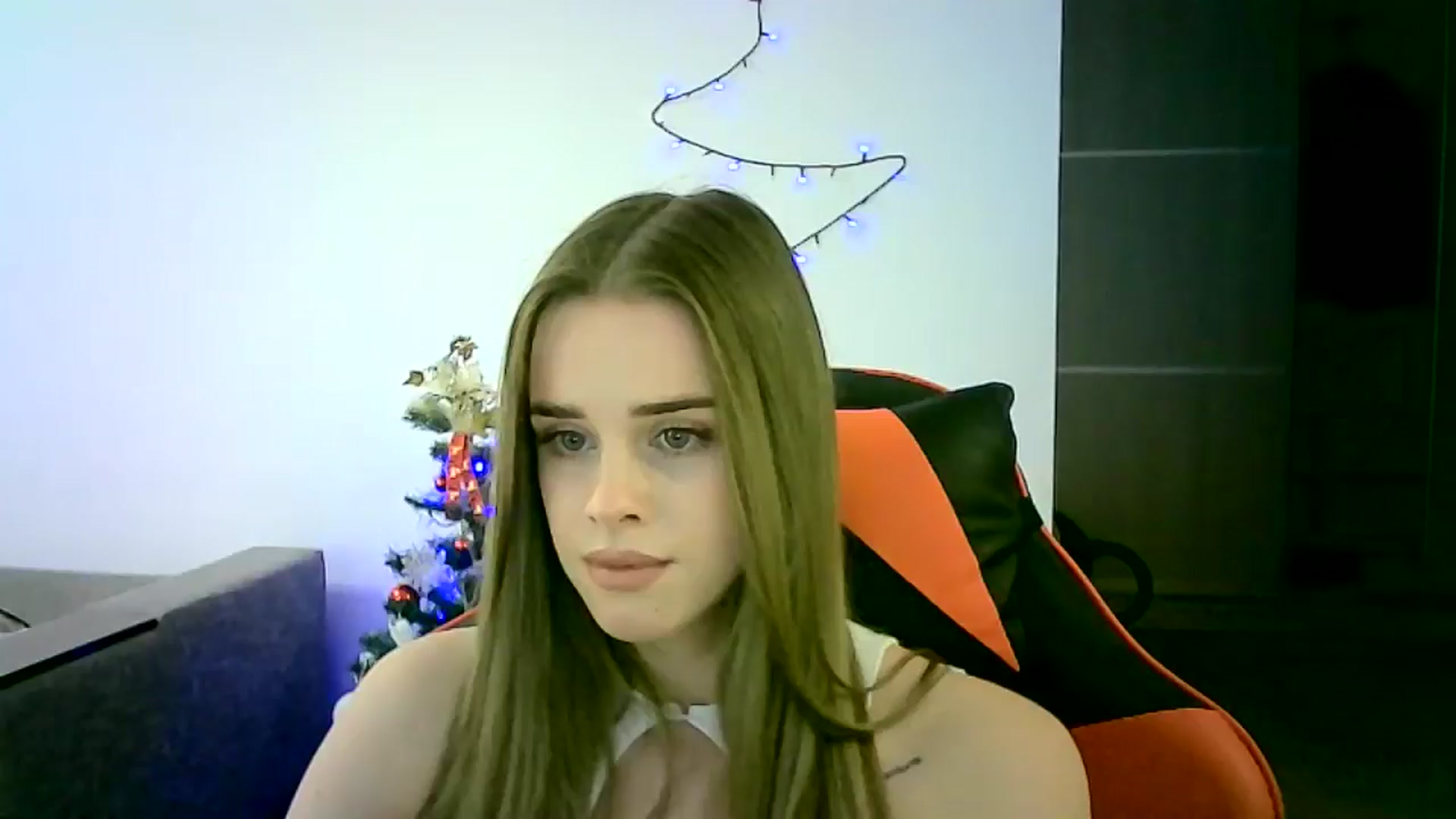 Gallery image thumbnail from JuliaWatson's myfreecams stream on, 12/18/2025, 13:22 image 8 of 20
