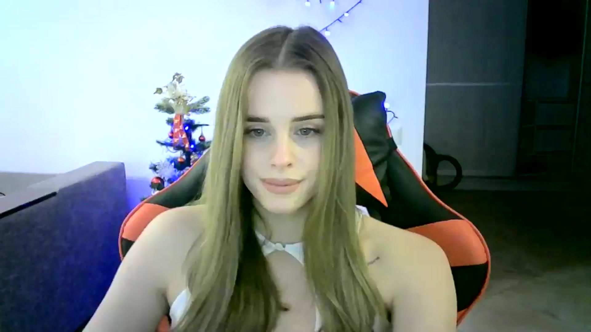 Gallery image thumbnail from JuliaWatson's myfreecams stream on, 12/18/2025, 14:08 image 20 of 20