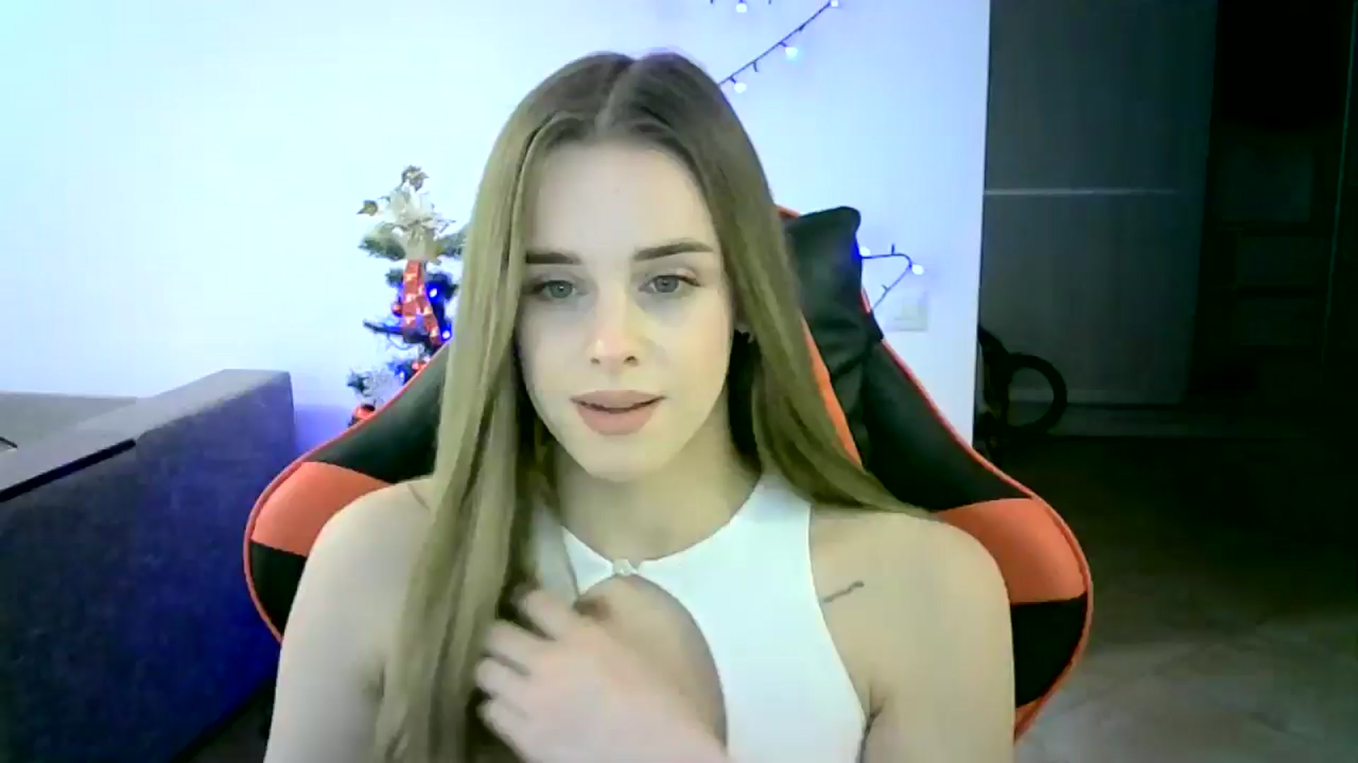 Gallery image thumbnail from JuliaWatson's myfreecams stream on, 12/18/2025, 14:08 image 4 of 20
