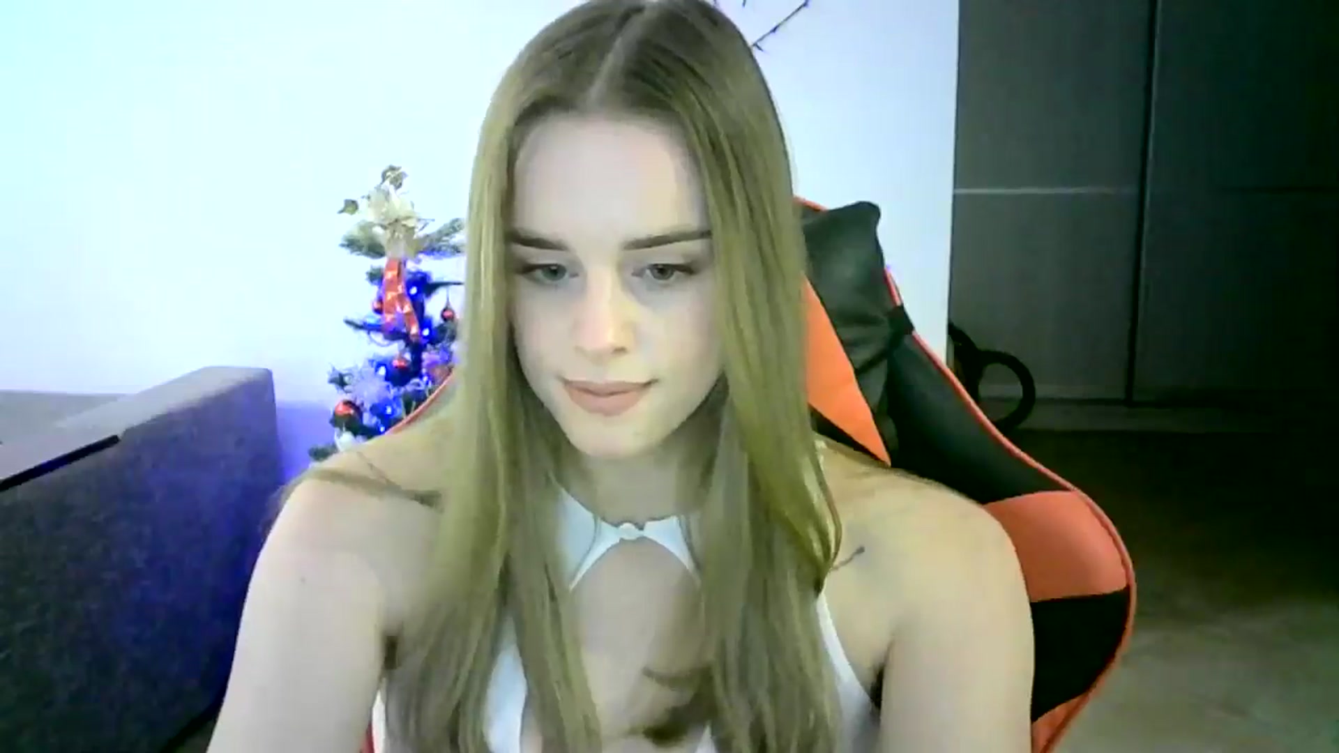 Gallery image thumbnail from JuliaWatson's myfreecams stream on, 12/18/2025, 15:03 image 10 of 20