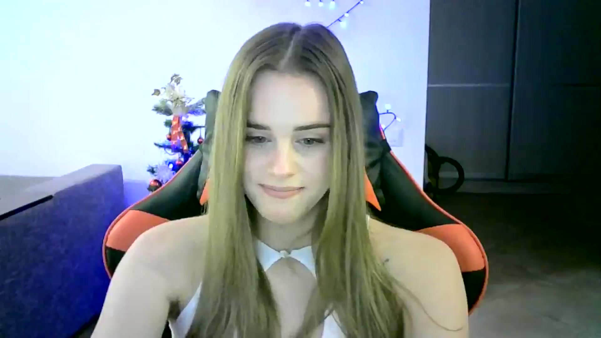 Gallery image thumbnail from JuliaWatson's myfreecams stream on, 12/18/2025, 15:03 image 16 of 20