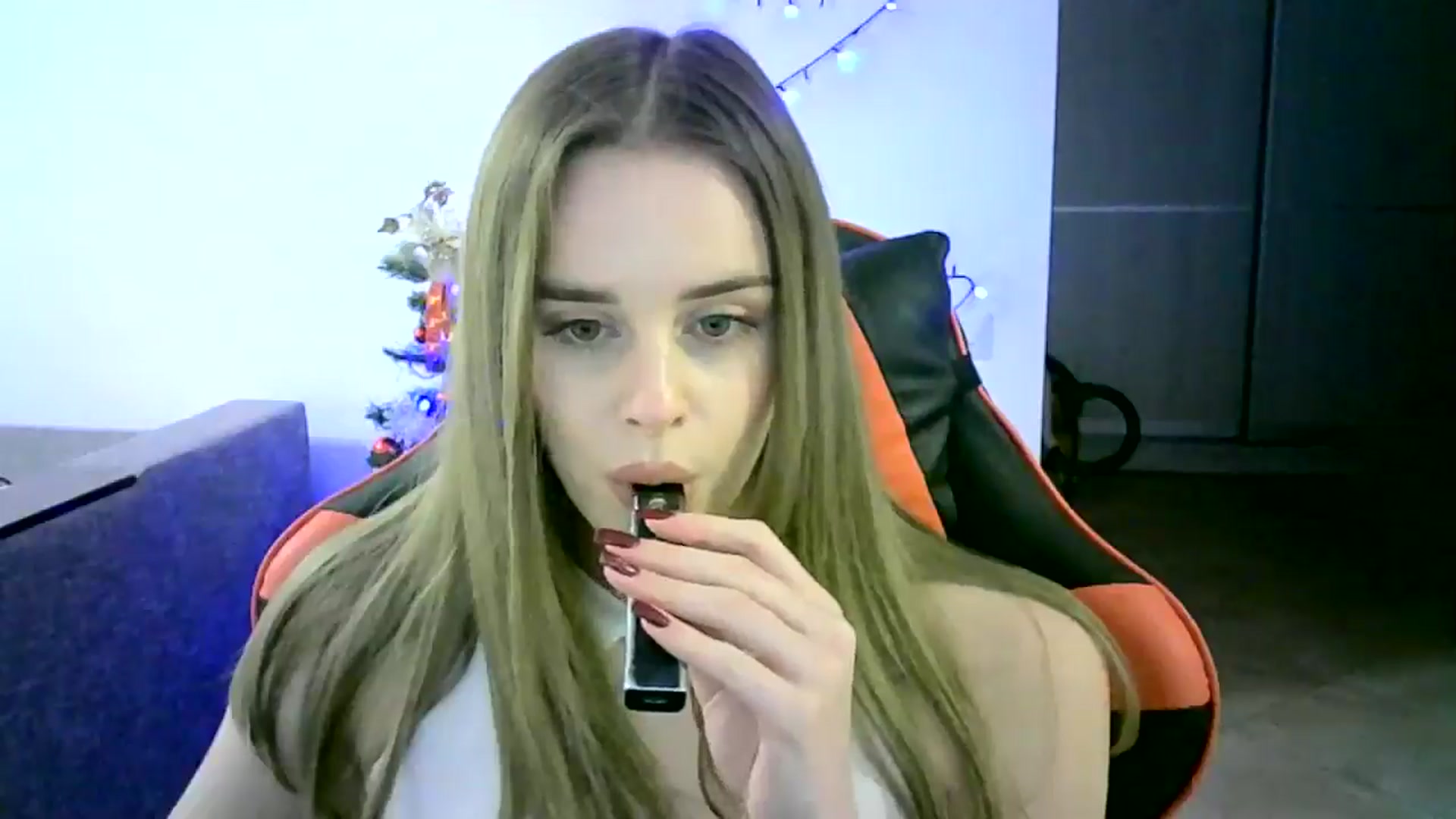 Gallery image thumbnail from JuliaWatson's myfreecams stream on, 12/18/2025, 15:39 image 20 of 20