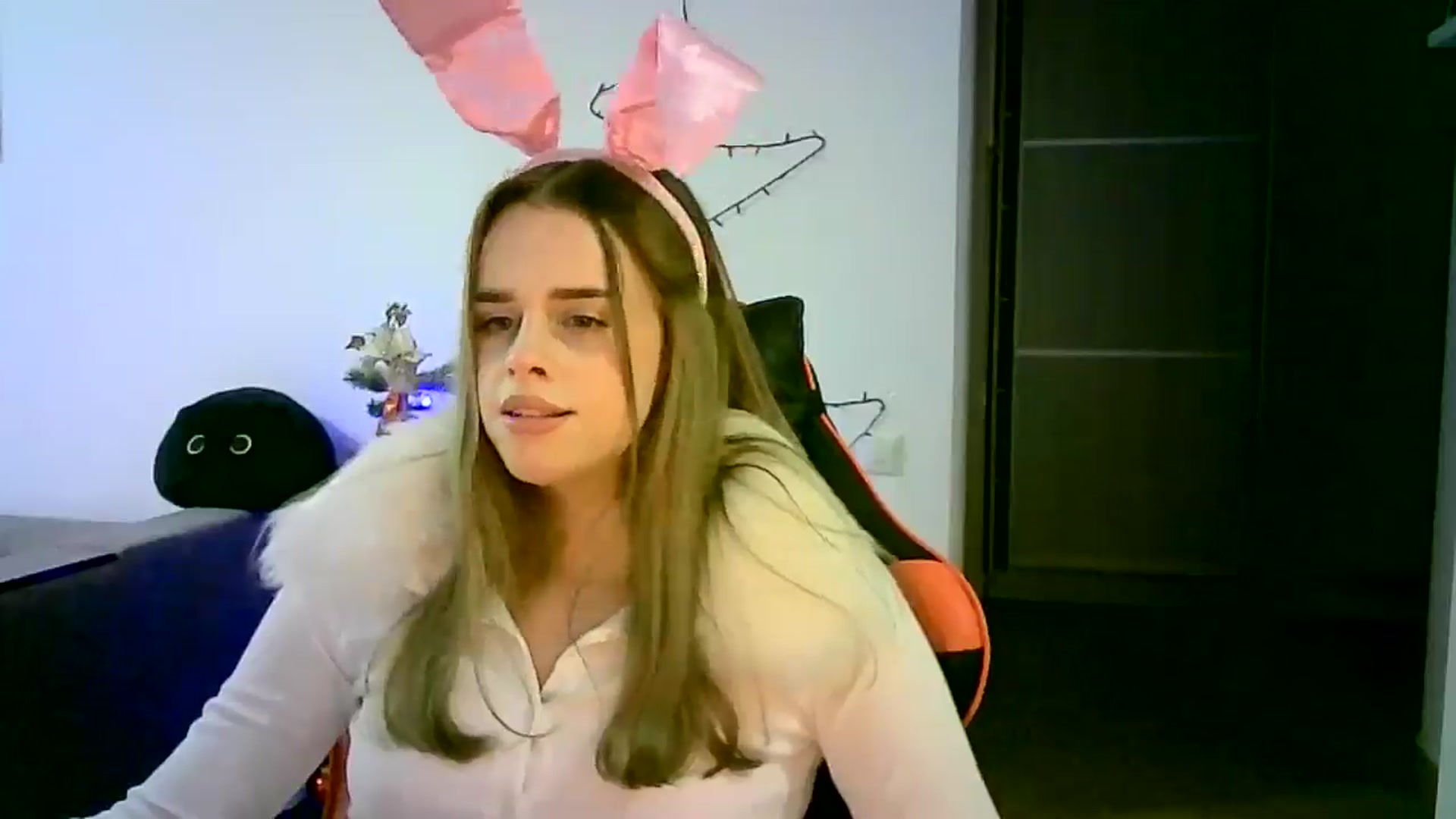 Gallery image thumbnail from JuliaWatson's myfreecams stream on, 12/21/2025, 22:55 image 8 of 20
