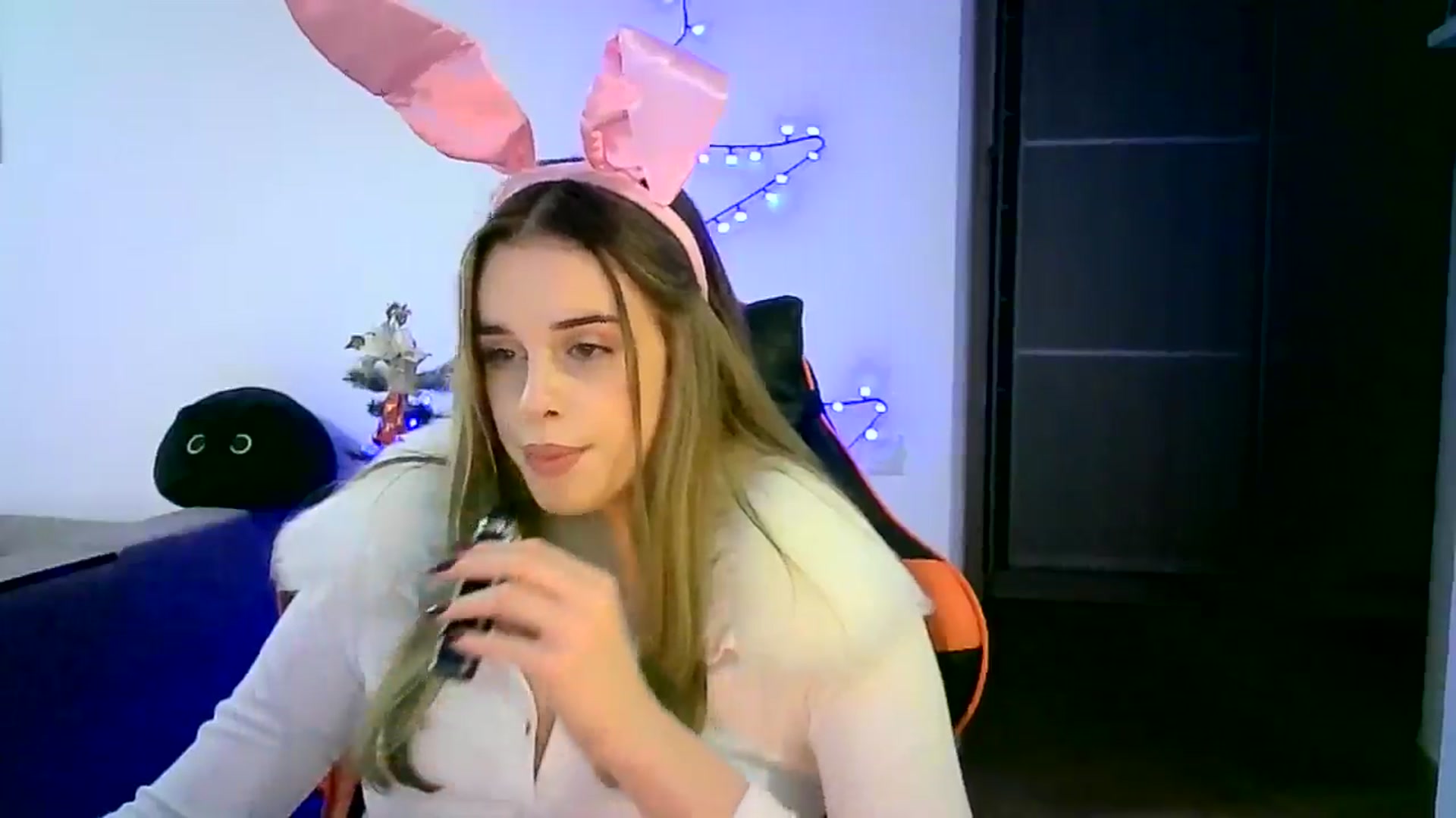Gallery image thumbnail from JuliaWatson's myfreecams stream on, 12/21/2025, 22:55 image 18 of 20