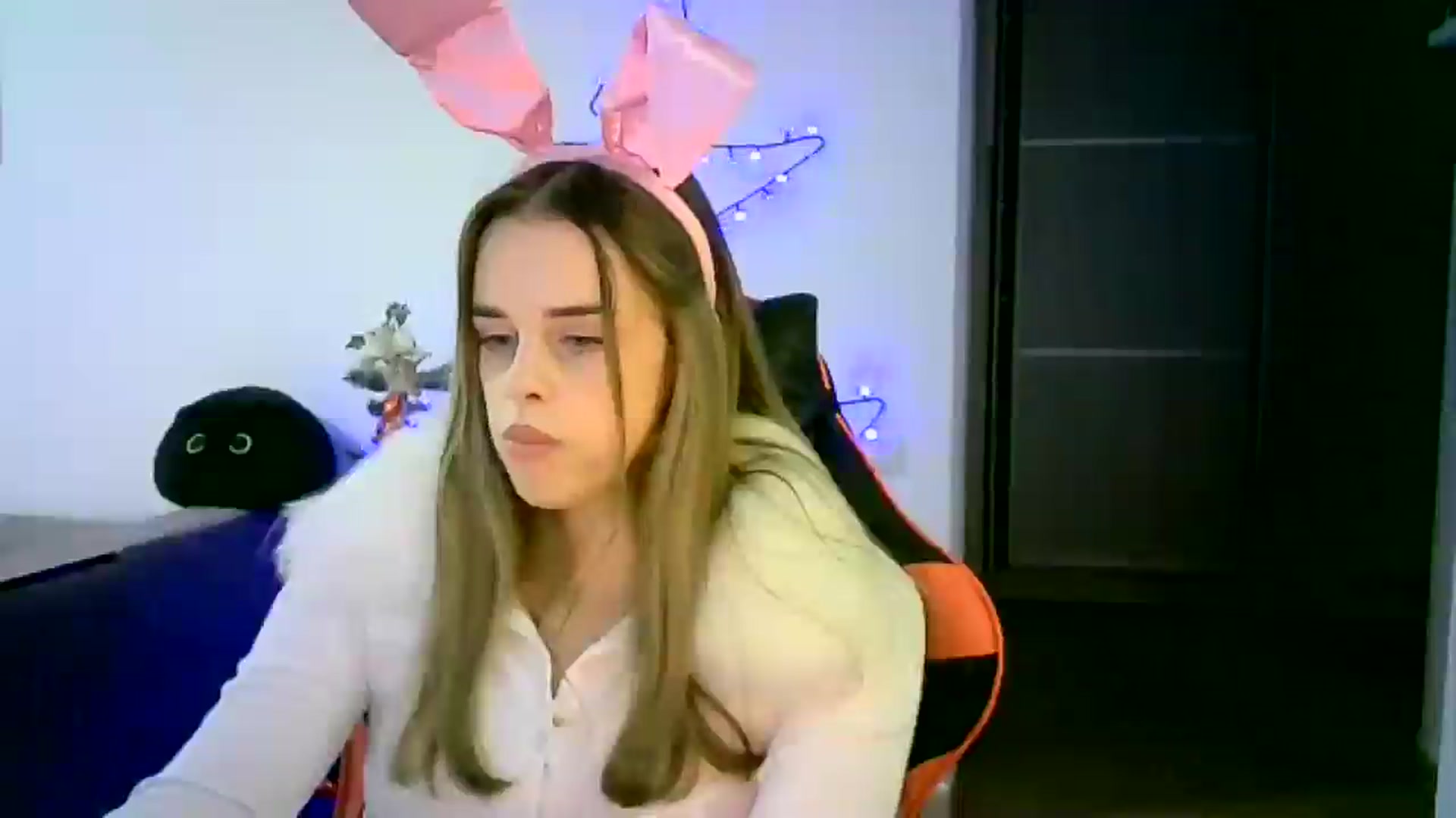 Gallery image thumbnail from JuliaWatson's myfreecams stream on, 12/21/2025, 22:55 image 9 of 20