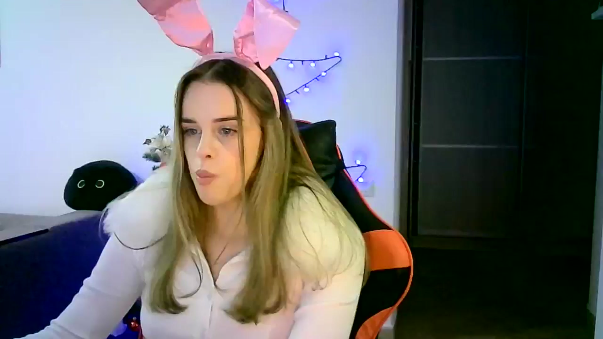 Gallery image thumbnail from JuliaWatson's myfreecams stream on, 12/21/2025, 22:55 image 1 of 20