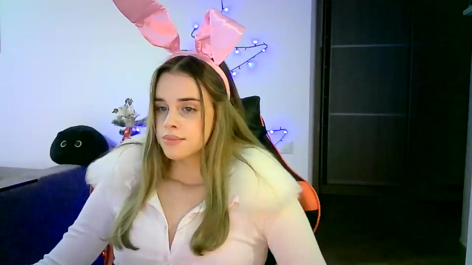 Gallery image thumbnail from JuliaWatson's myfreecams stream on, 12/21/2025, 22:55 image 17 of 20
