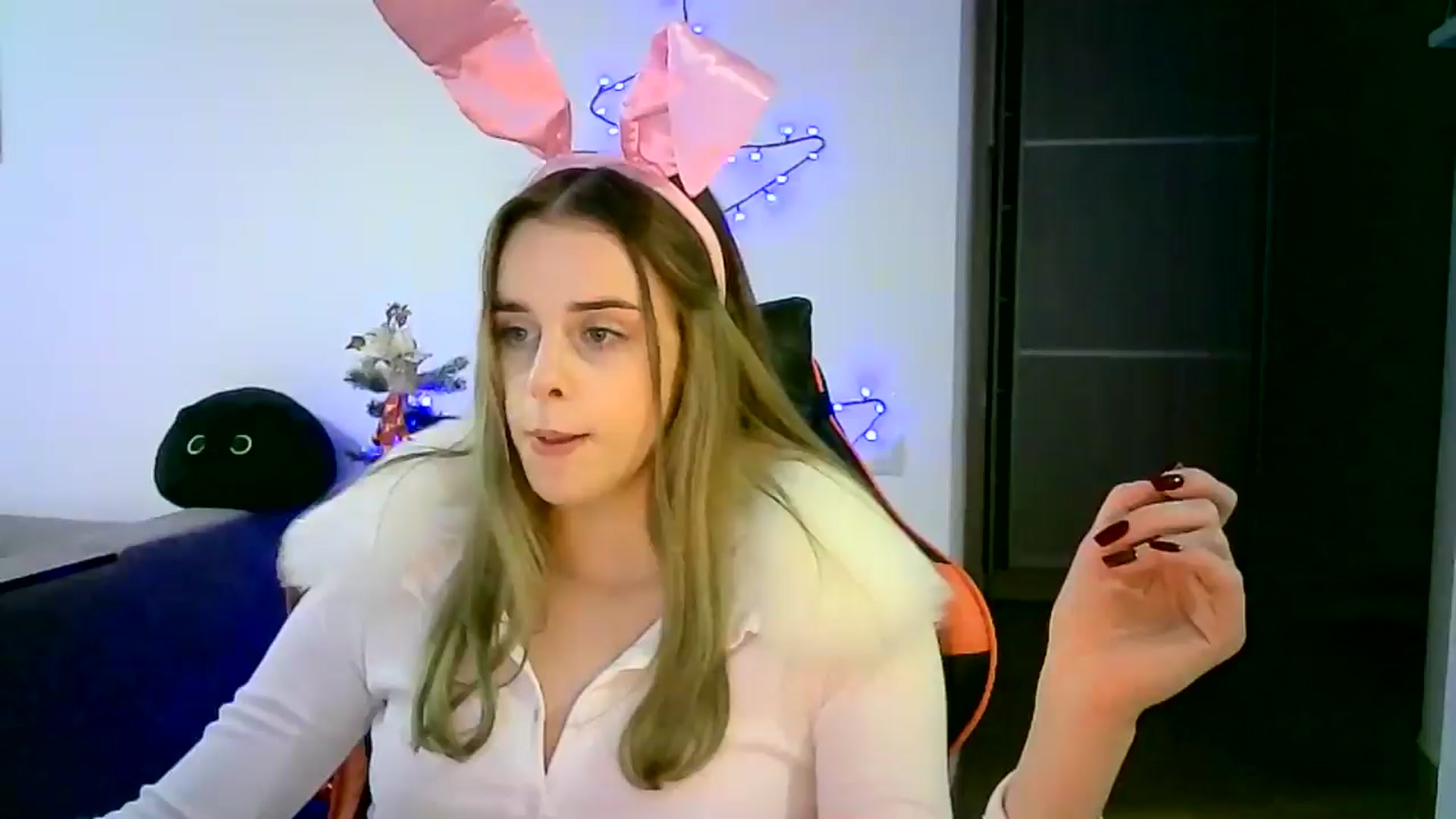 Gallery image thumbnail from JuliaWatson's myfreecams stream on, 12/21/2025, 22:55 image 15 of 20