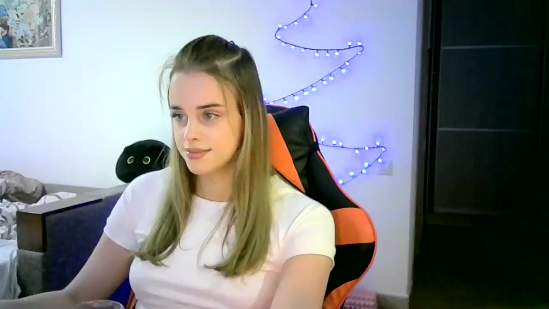Gallery image thumbnail from JuliaWatson's myfreecams stream on, 12/22/2025, 15:43 image 20 of 20