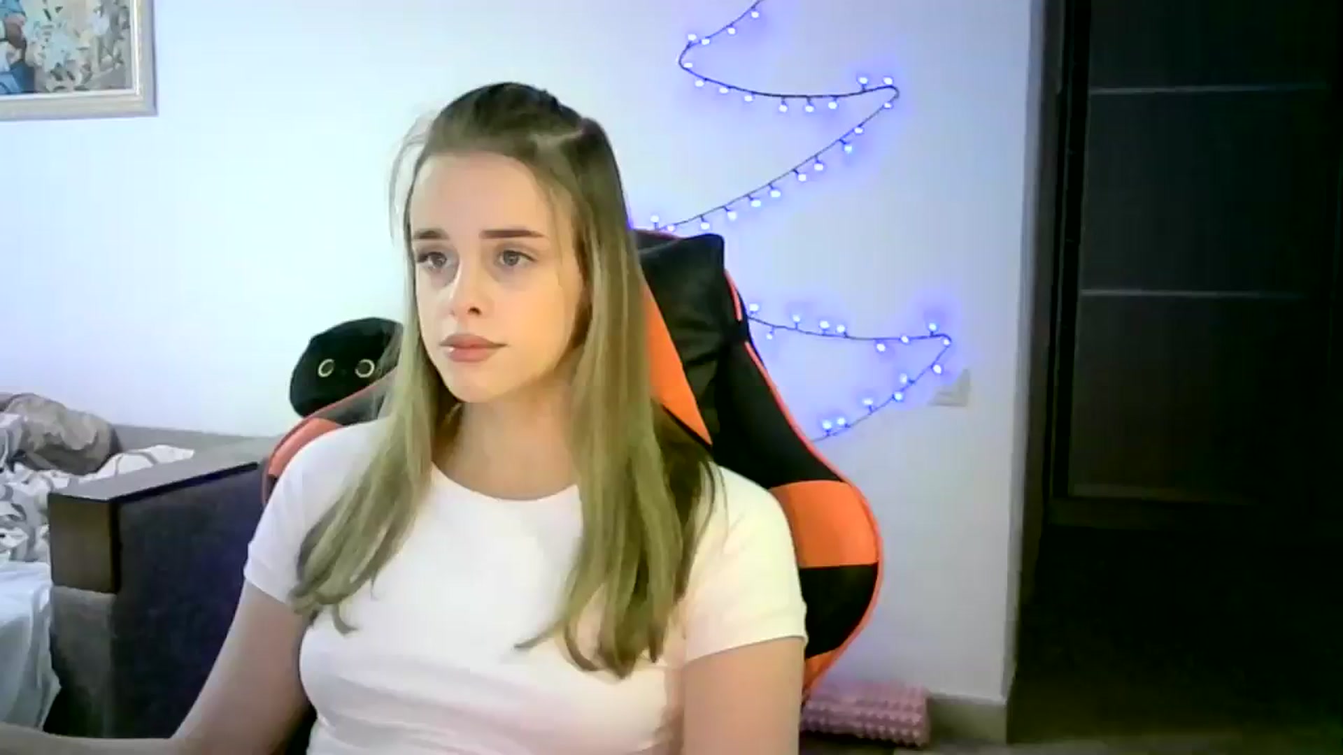 Gallery image thumbnail from JuliaWatson's myfreecams stream on, 12/22/2025, 15:43 image 1 of 20