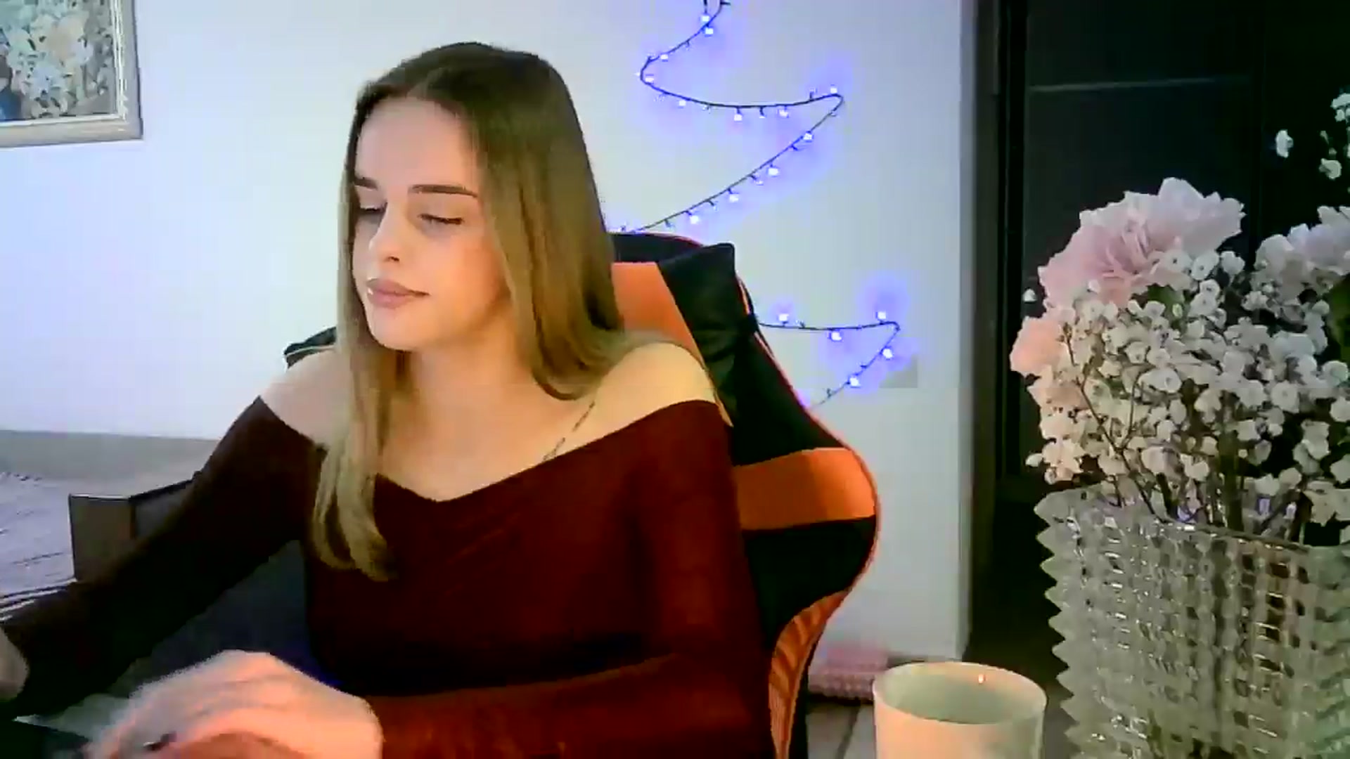 Gallery image thumbnail from JuliaWatson's myfreecams stream on, 12/23/2025, 20:33 image 20 of 20