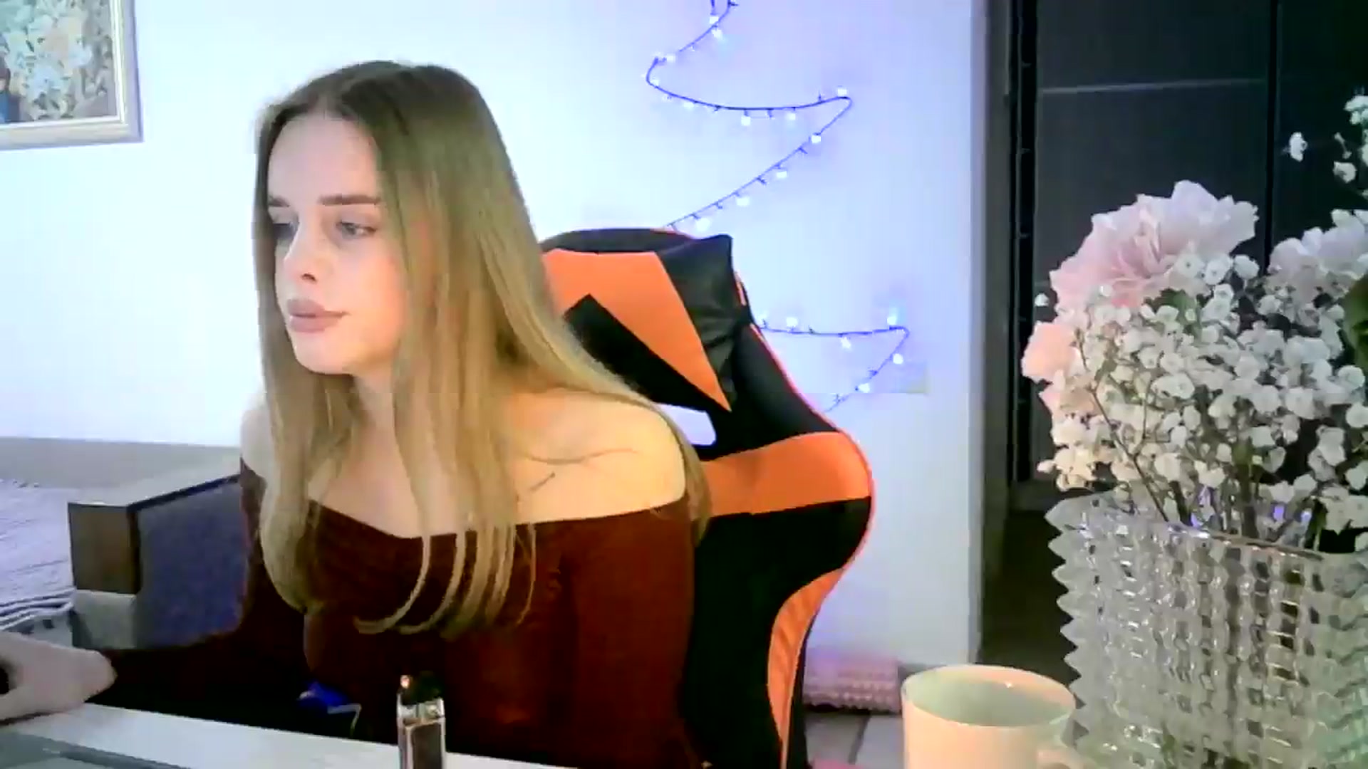 Gallery image thumbnail from JuliaWatson's myfreecams stream on, 12/23/2025, 20:33 image 7 of 20