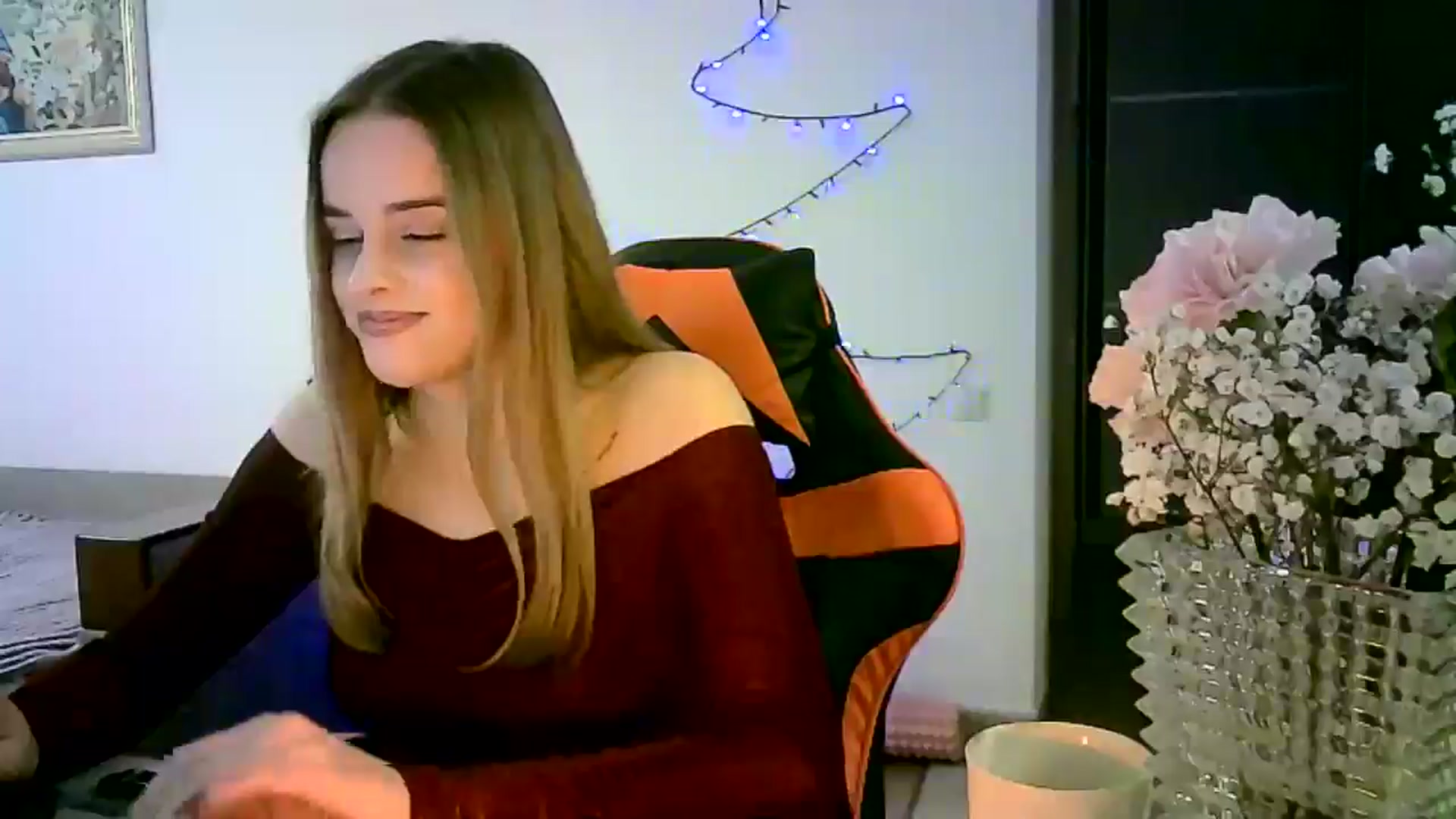 Gallery image thumbnail from JuliaWatson's myfreecams stream on, 12/23/2025, 20:33 image 18 of 20