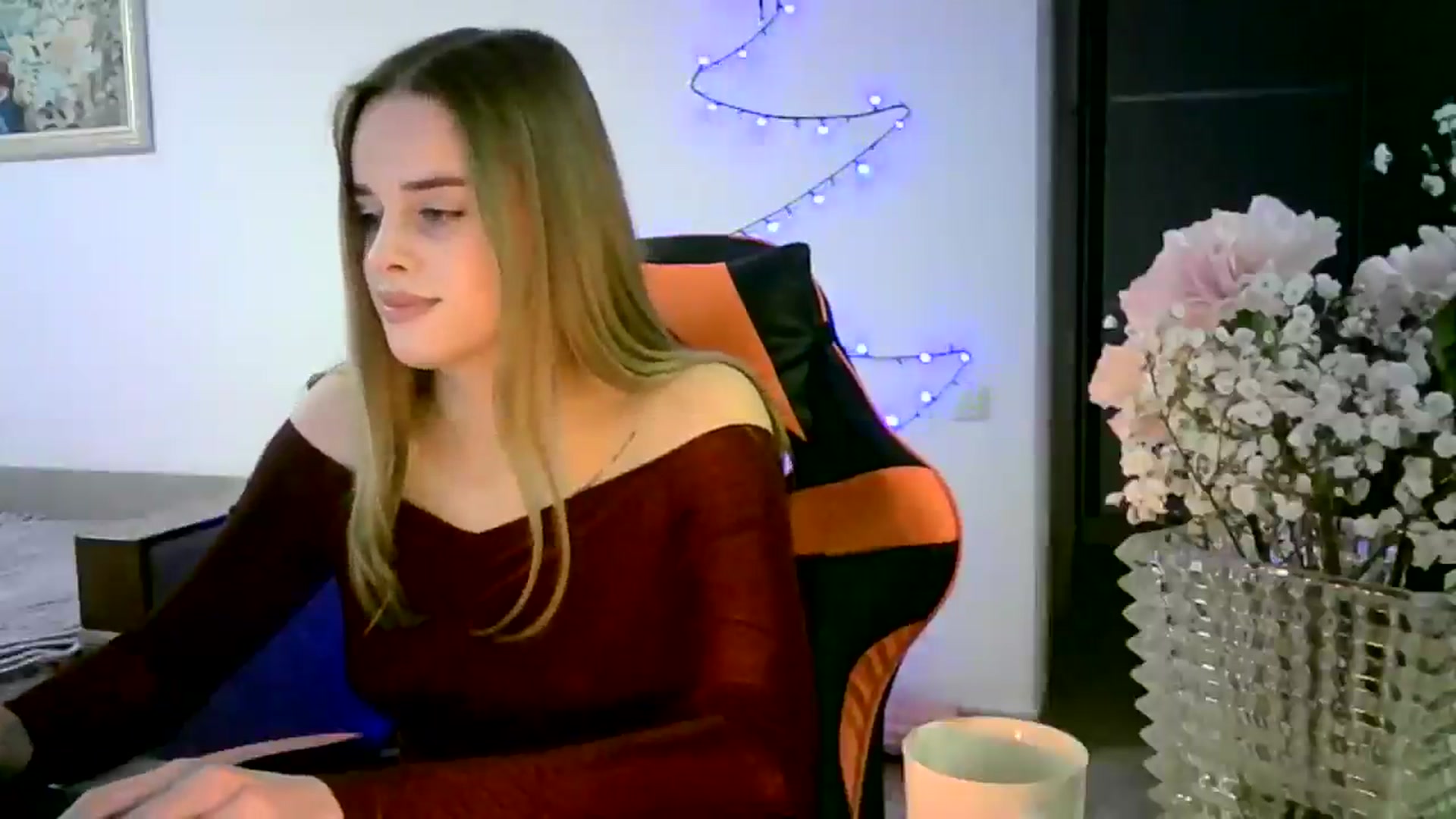 Gallery image thumbnail from JuliaWatson's myfreecams stream on, 12/23/2025, 20:33 image 15 of 20